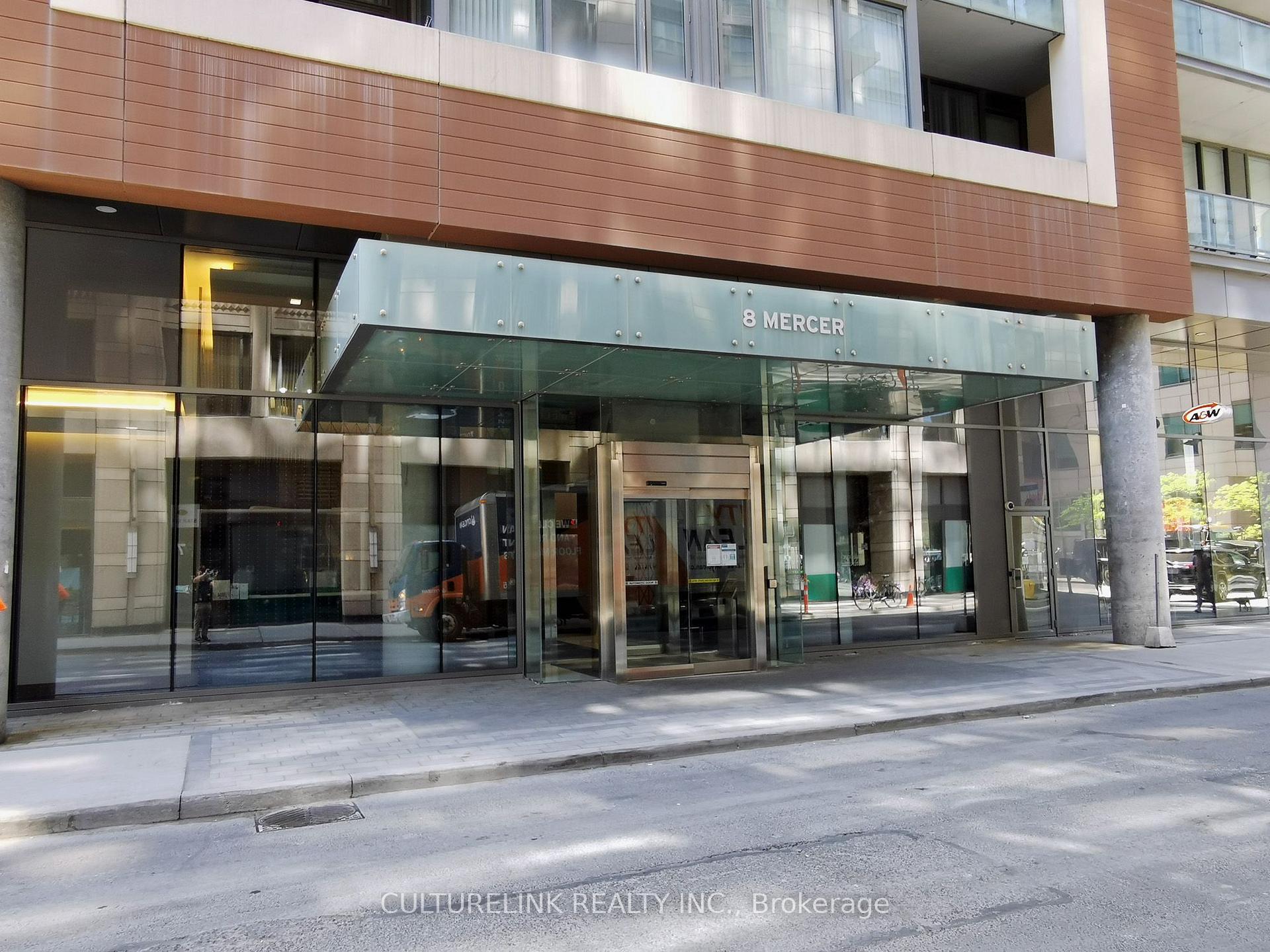 Photo 3 of Unit 1712, 8 Mercer Street, Toronto, Waterfront Communities — HOMEH