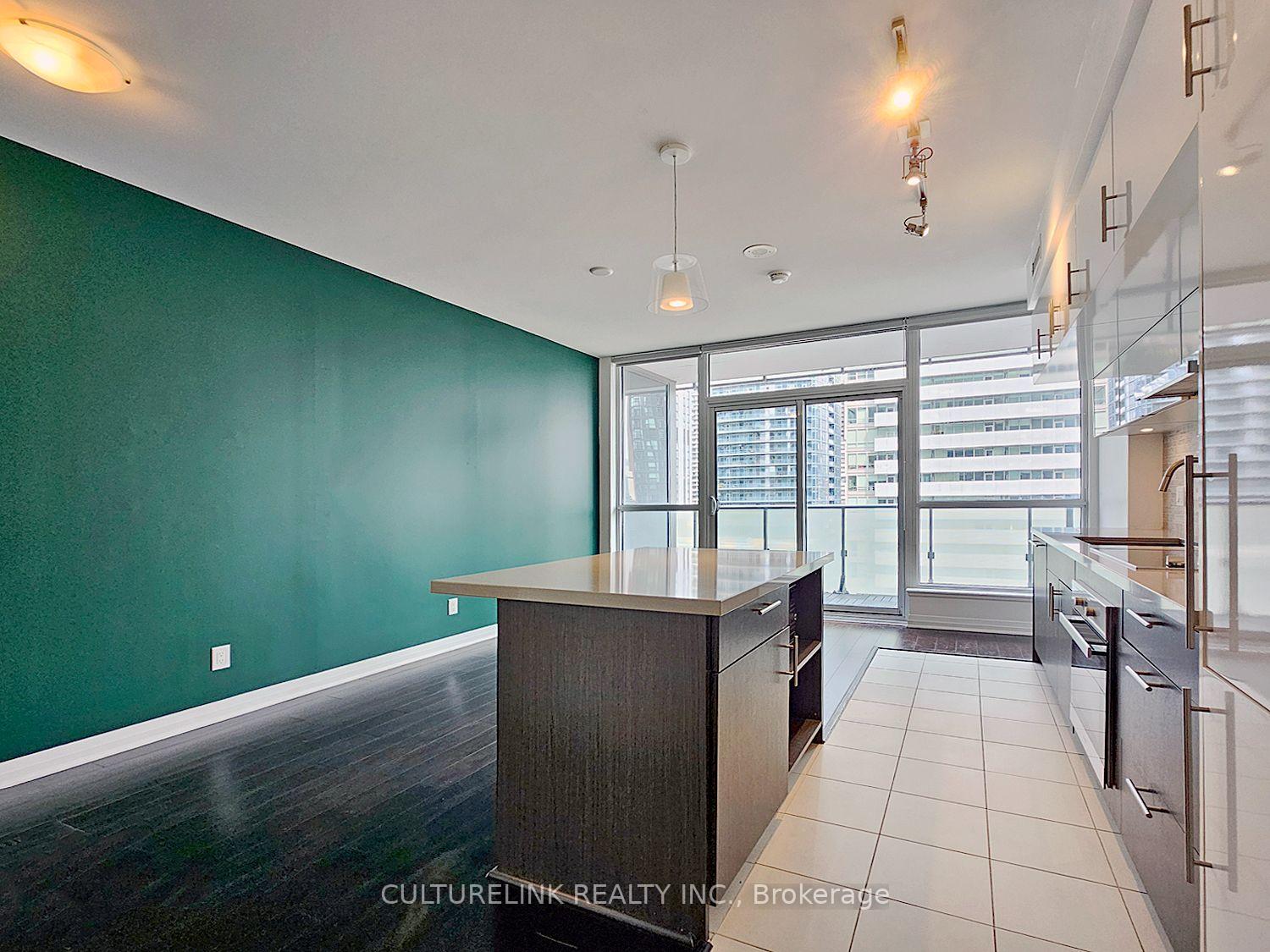 Photo 6 of Unit 1712, 8 Mercer Street, Toronto, Waterfront Communities — HOMEH