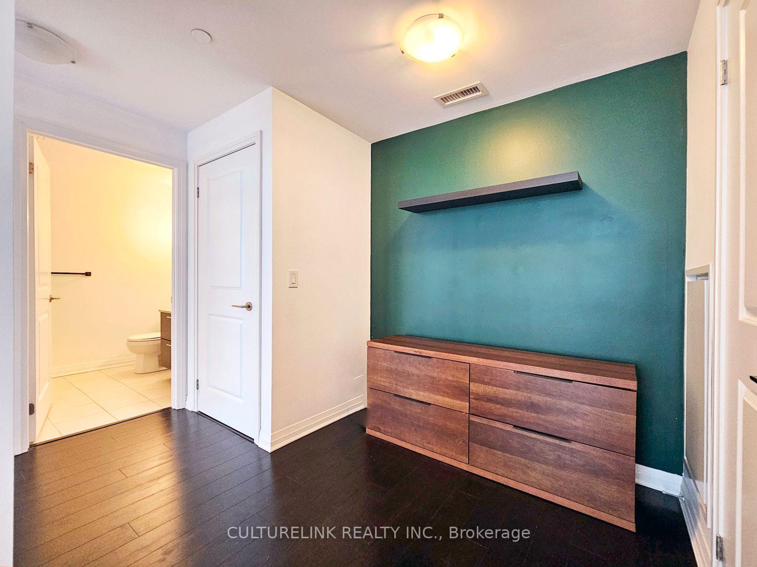 Photo 10 of Unit 1712, 8 Mercer Street, Toronto, Waterfront Communities — HOMEH