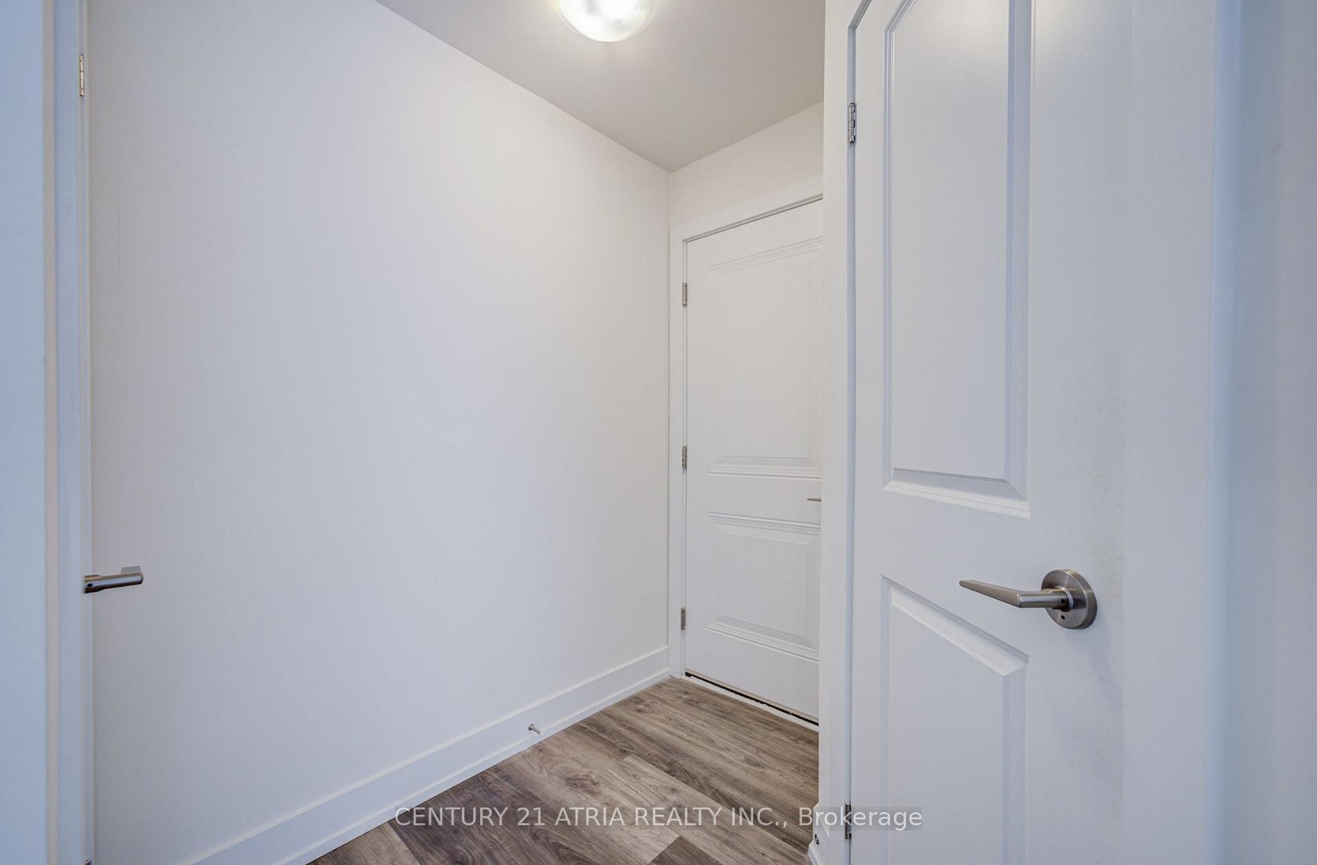 Photo 6 of Unit 18, 1 Bond Crescent, Richmond Hill, Oak Ridges — HOMEH