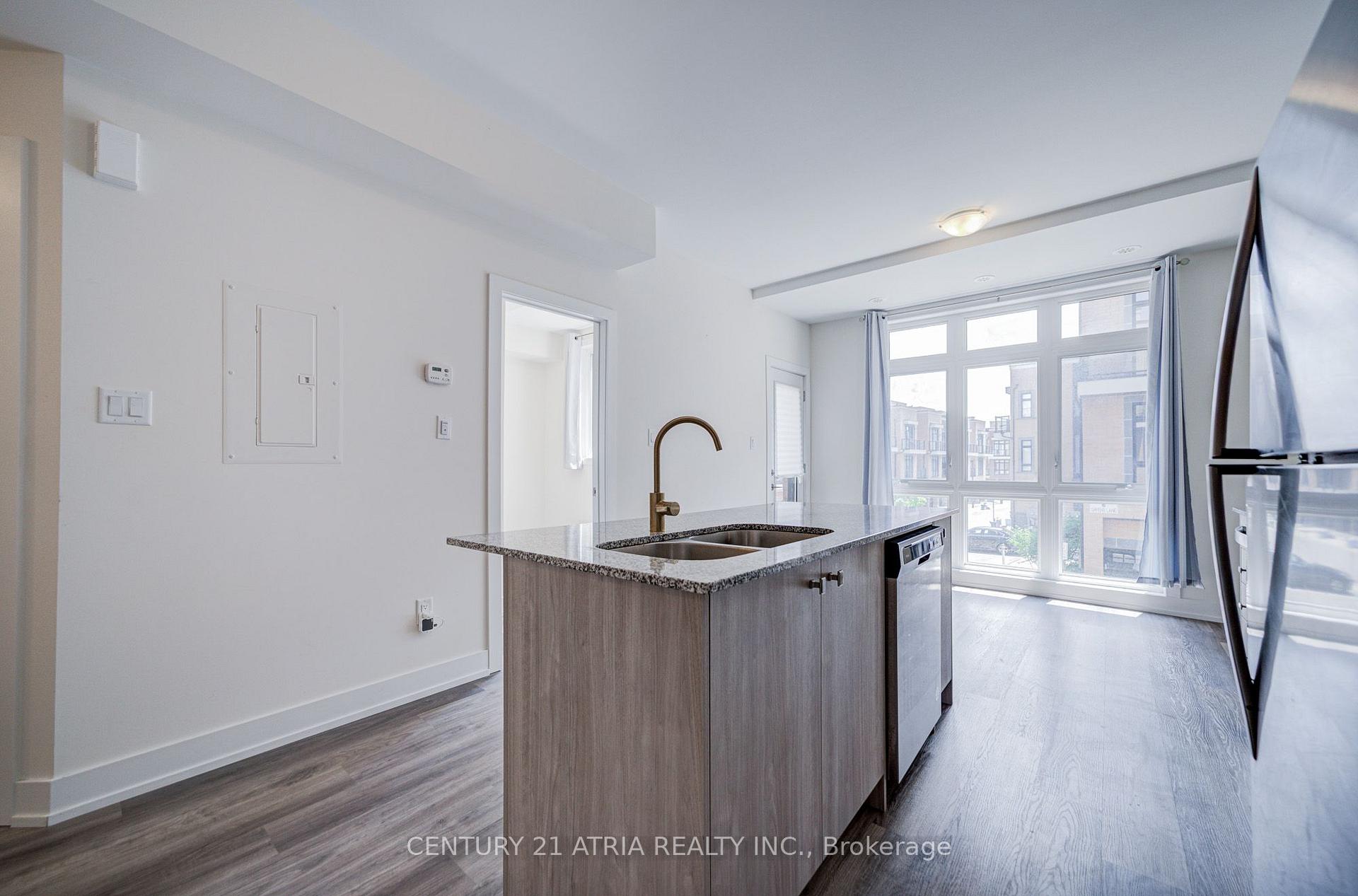 Photo 9 of Unit 18, 1 Bond Crescent, Richmond Hill, Oak Ridges — HOMEH