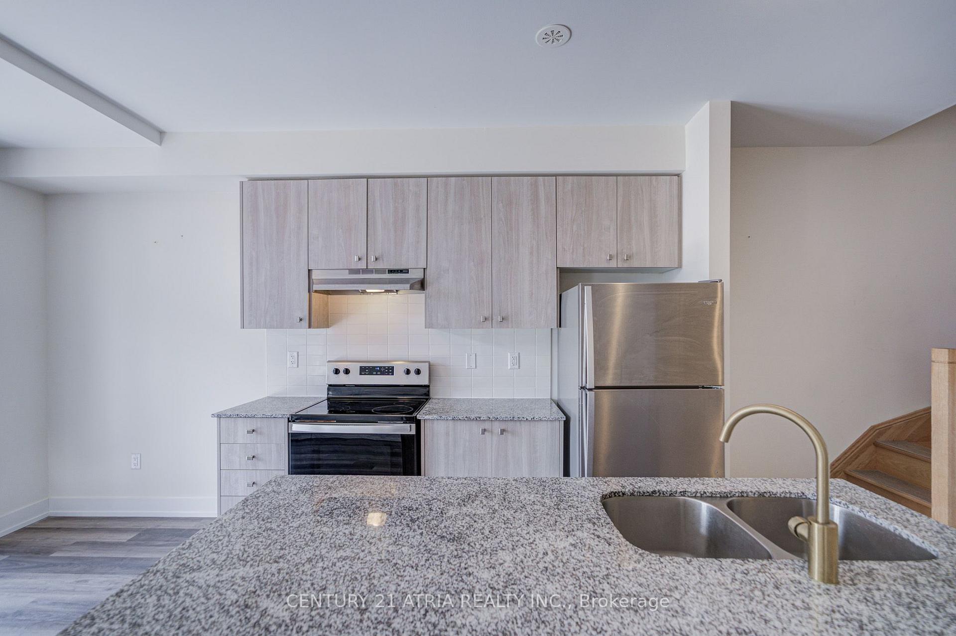 Photo 10 of Unit 18, 1 Bond Crescent, Richmond Hill, Oak Ridges — HOMEH
