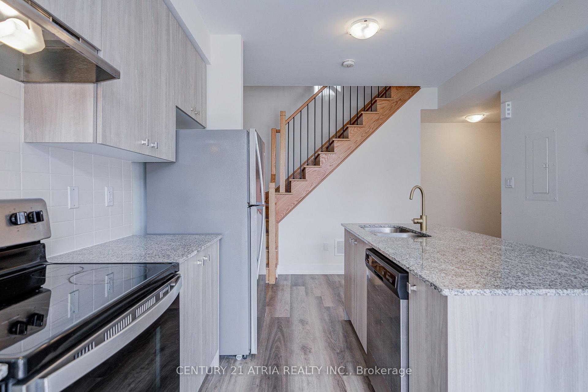 Photo 13 of Unit 18, 1 Bond Crescent, Richmond Hill, Oak Ridges — HOMEH
