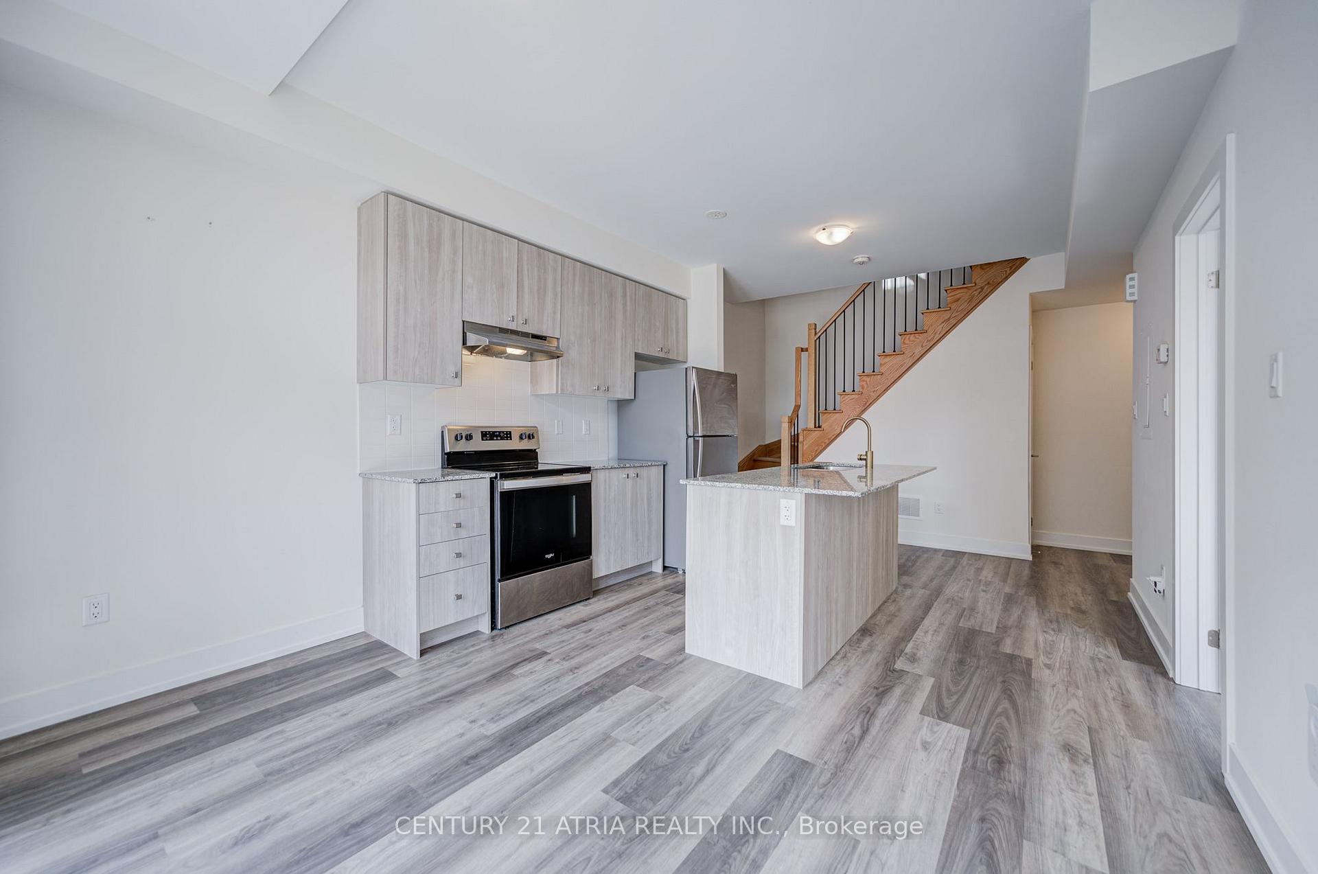 Photo 17 of Unit 18, 1 Bond Crescent, Richmond Hill, Oak Ridges — HOMEH