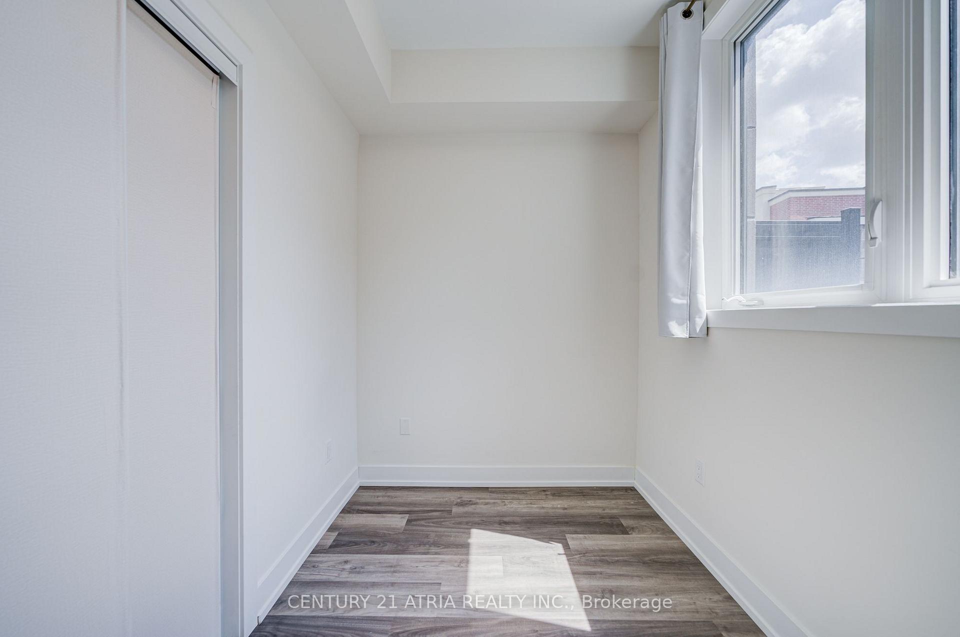 Photo 19 of Unit 18, 1 Bond Crescent, Richmond Hill, Oak Ridges — HOMEH