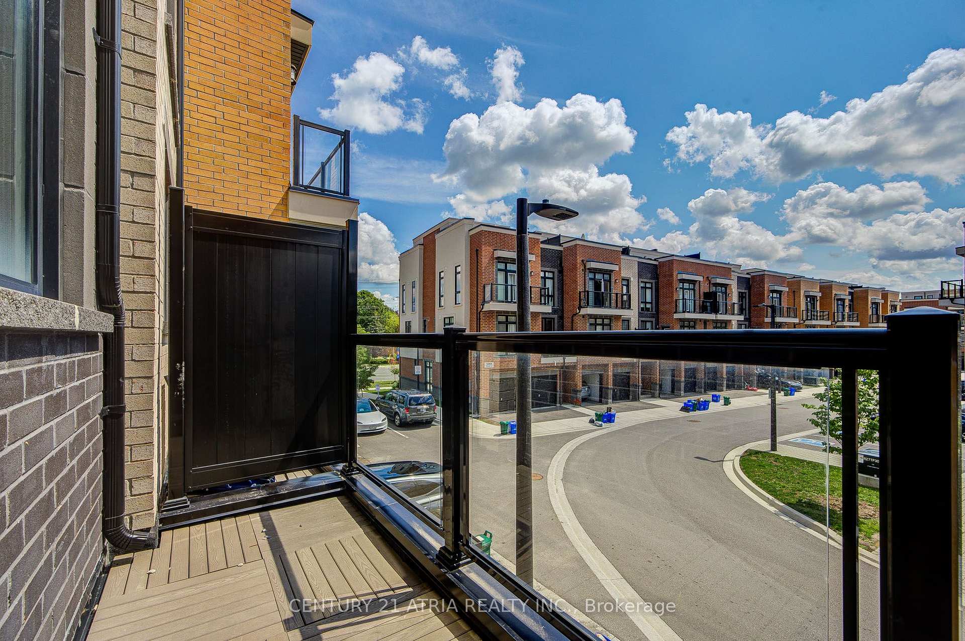 Photo 22 of Unit 18, 1 Bond Crescent, Richmond Hill, Oak Ridges — HOMEH