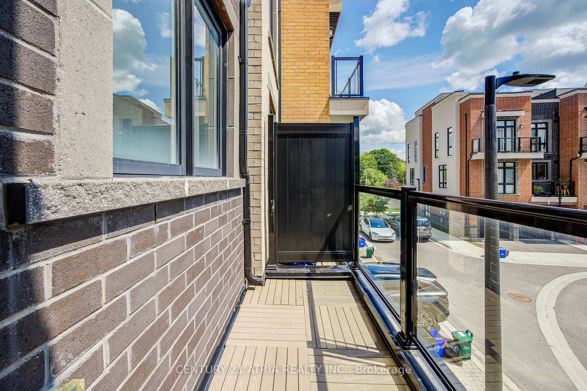 Photo 23 of Unit 18, 1 Bond Crescent, Richmond Hill, Oak Ridges — HOMEH