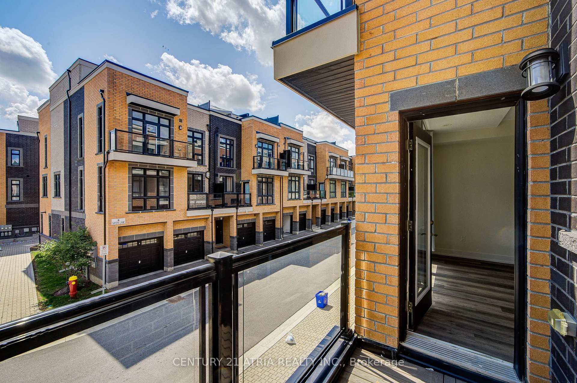 Photo 24 of Unit 18, 1 Bond Crescent, Richmond Hill, Oak Ridges — HOMEH