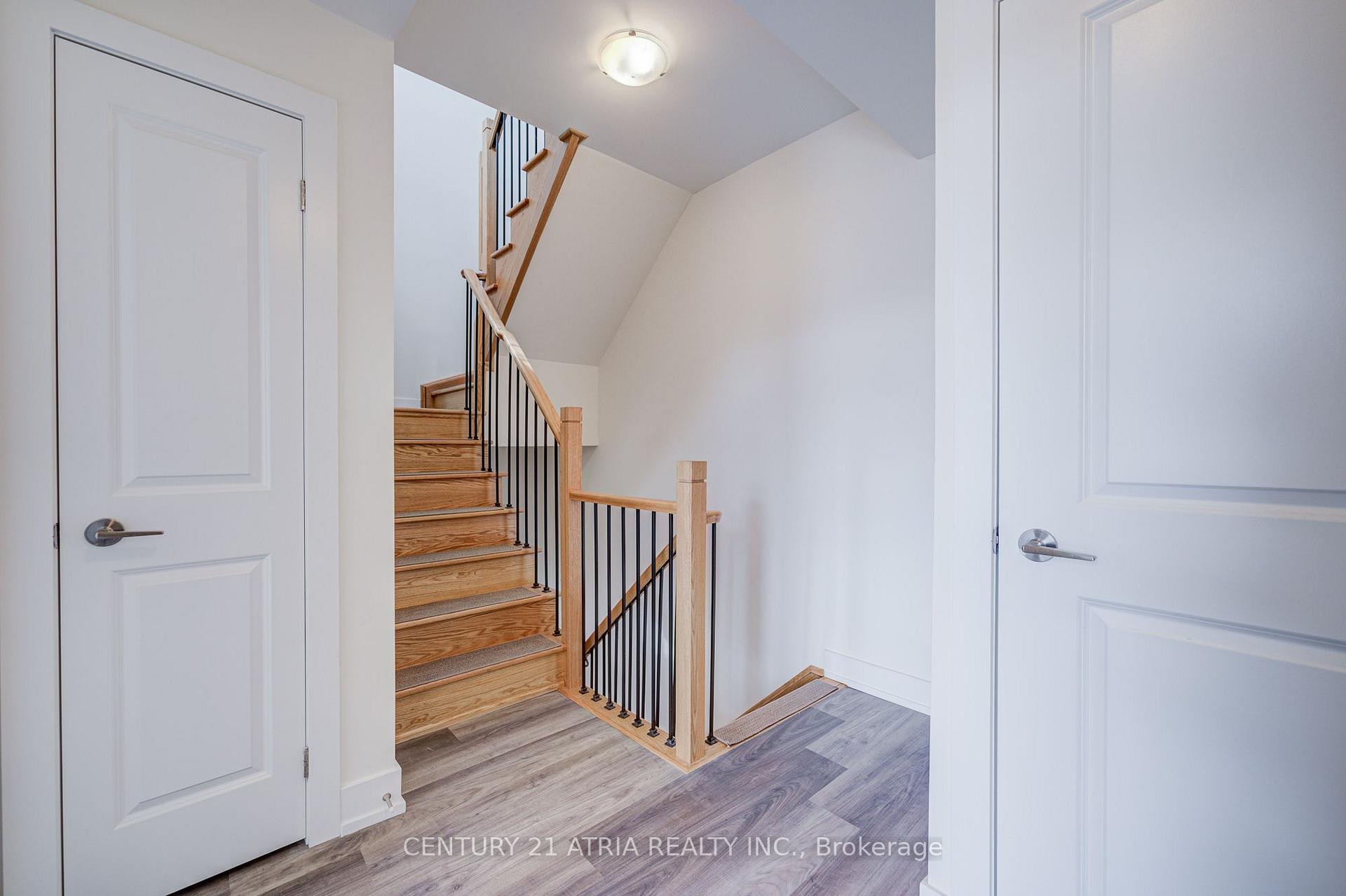 Photo 26 of Unit 18, 1 Bond Crescent, Richmond Hill, Oak Ridges — HOMEH