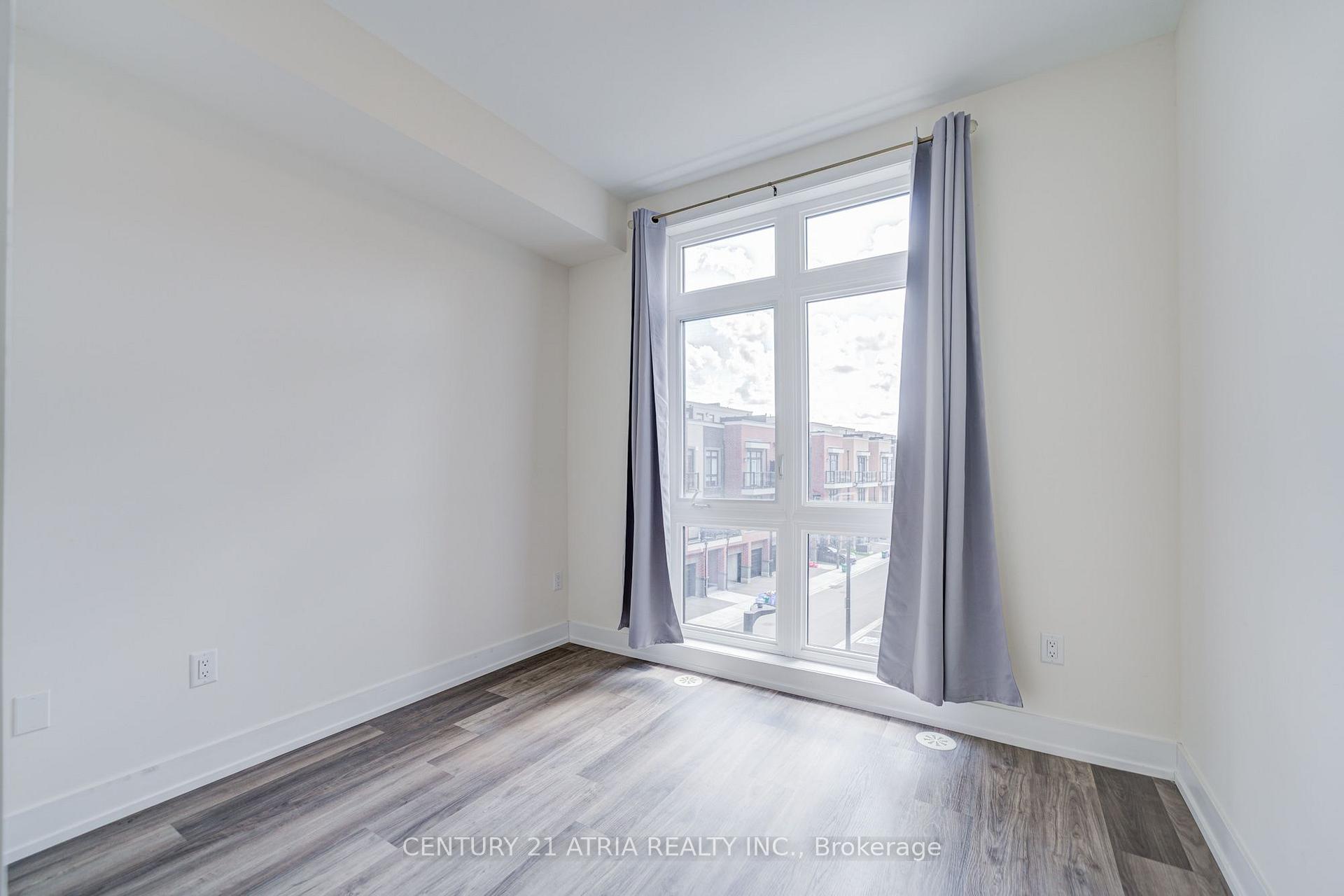 Photo 29 of Unit 18, 1 Bond Crescent, Richmond Hill, Oak Ridges — HOMEH