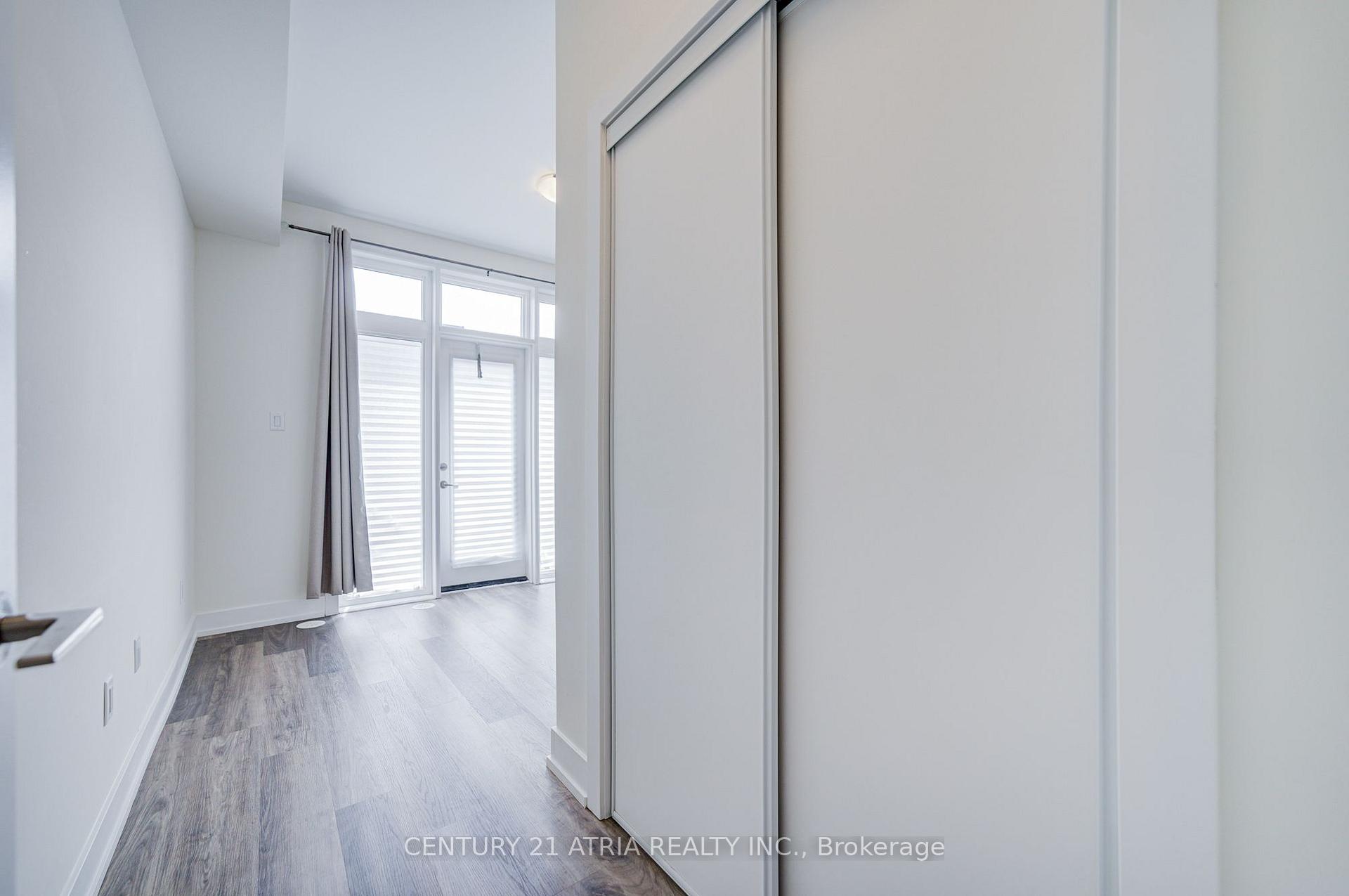 Photo 34 of Unit 18, 1 Bond Crescent, Richmond Hill, Oak Ridges — HOMEH