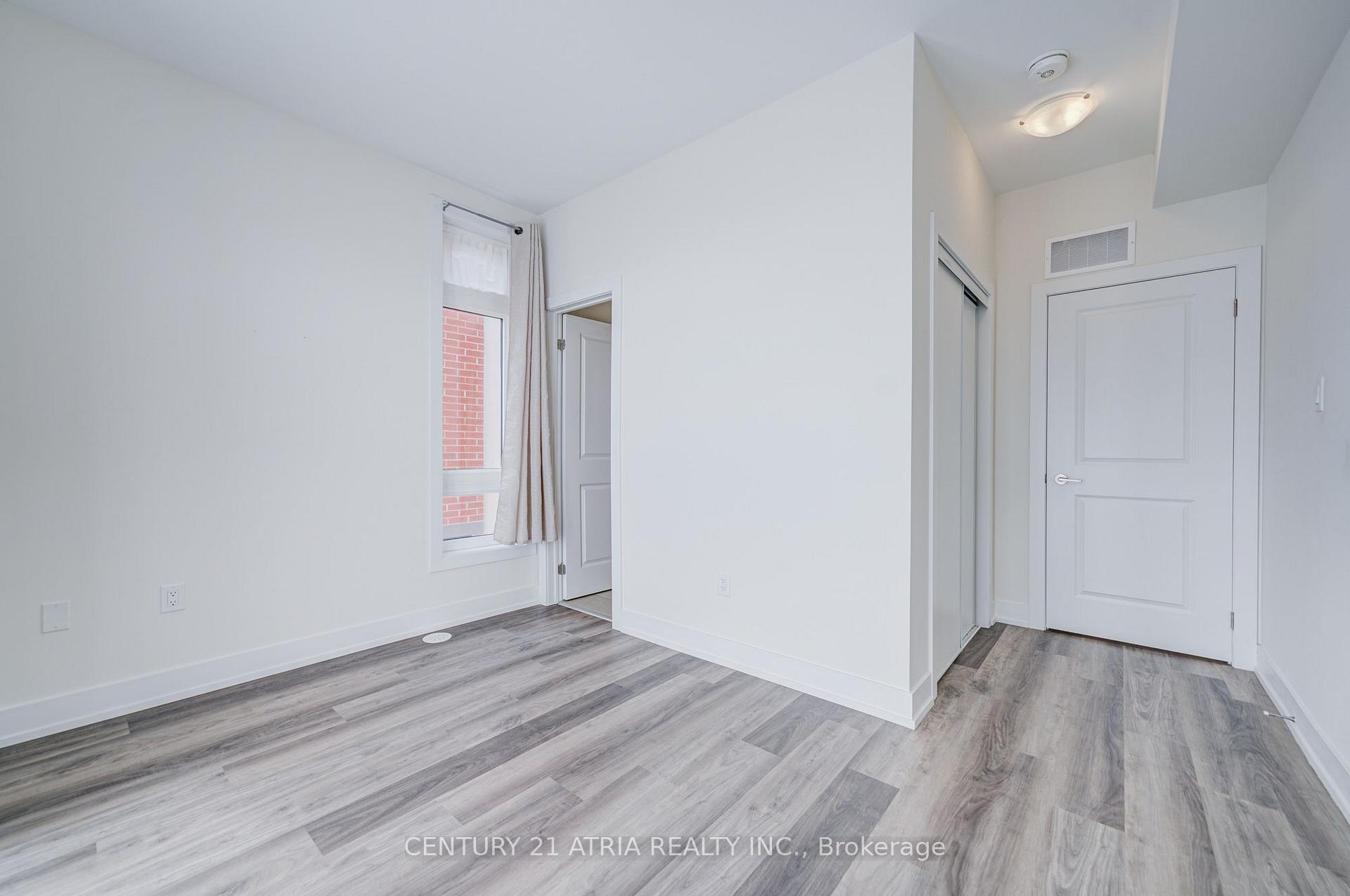 Photo 36 of Unit 18, 1 Bond Crescent, Richmond Hill, Oak Ridges — HOMEH