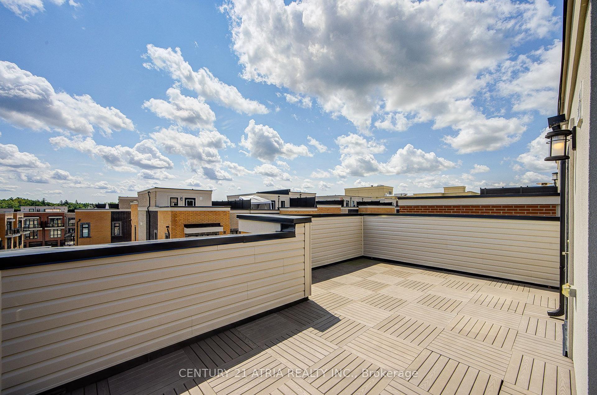 Photo 48 of Unit 18, 1 Bond Crescent, Richmond Hill, Oak Ridges — HOMEH