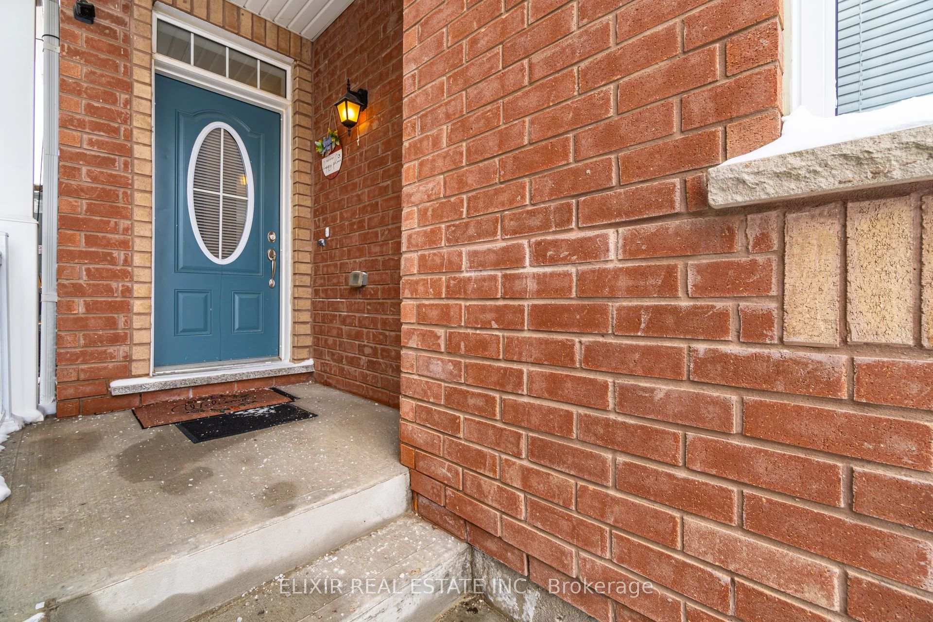 Photo 4 of 532 Edenbrook Hill Drive, Brampton, Northwest Brampton — HOMEH