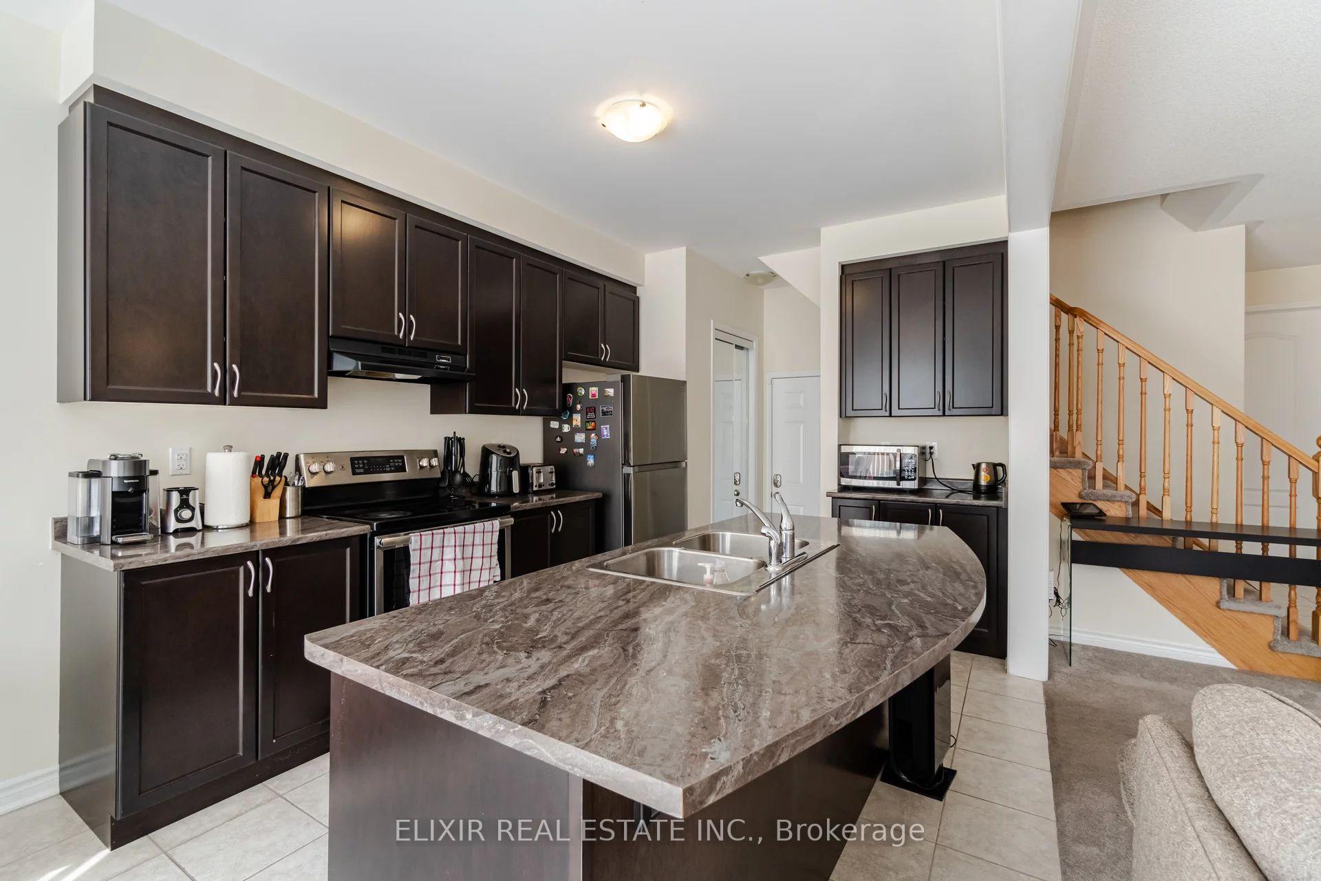 Photo 7 of 532 Edenbrook Hill Drive, Brampton, Northwest Brampton — HOMEH