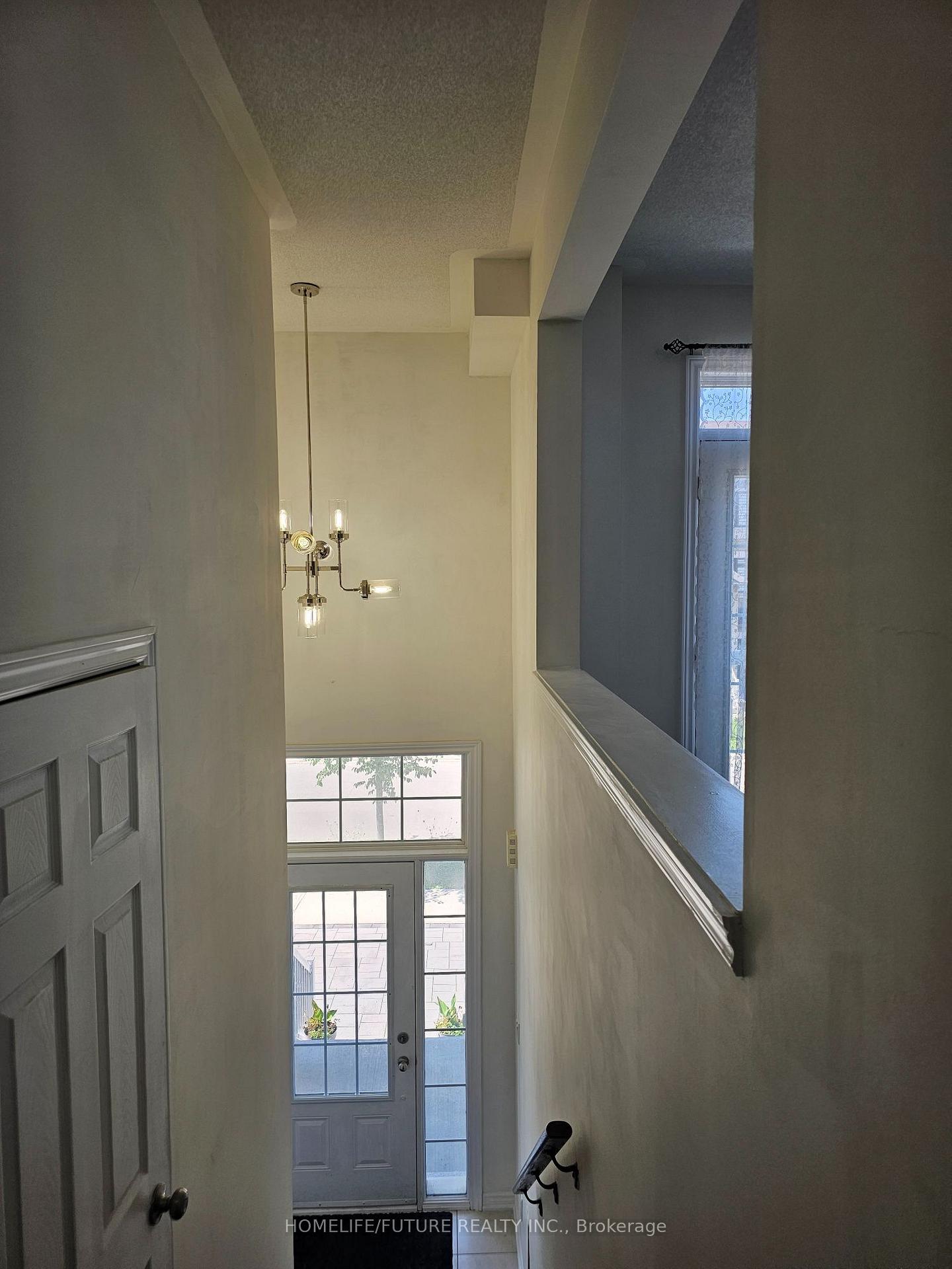 Photo 5 of 132 Sunset Terrace, Vaughan, Vellore Village — HOMEH