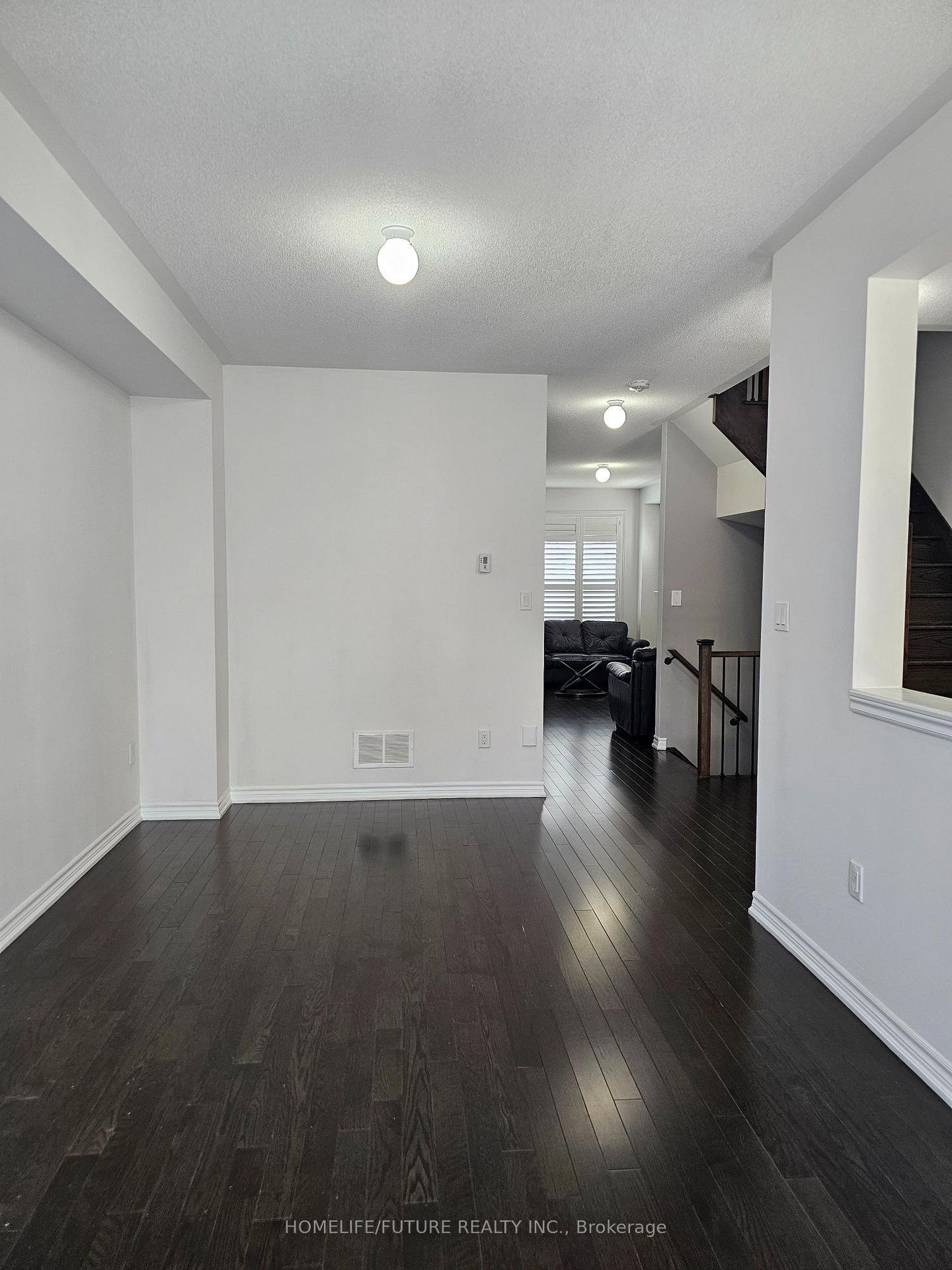 Photo 6 of 132 Sunset Terrace, Vaughan, Vellore Village — HOMEH