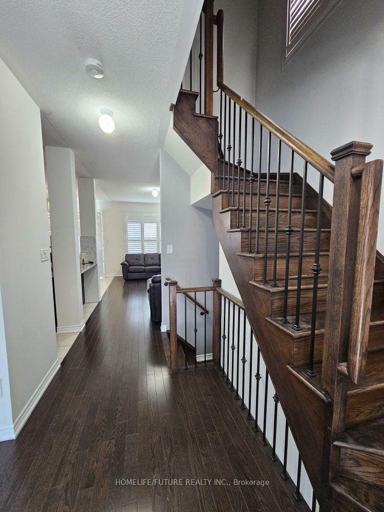 Photo 10 of 132 Sunset Terrace, Vaughan, Vellore Village — HOMEH