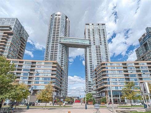 Front of Unit 1026, 21 Iceboat Terrace