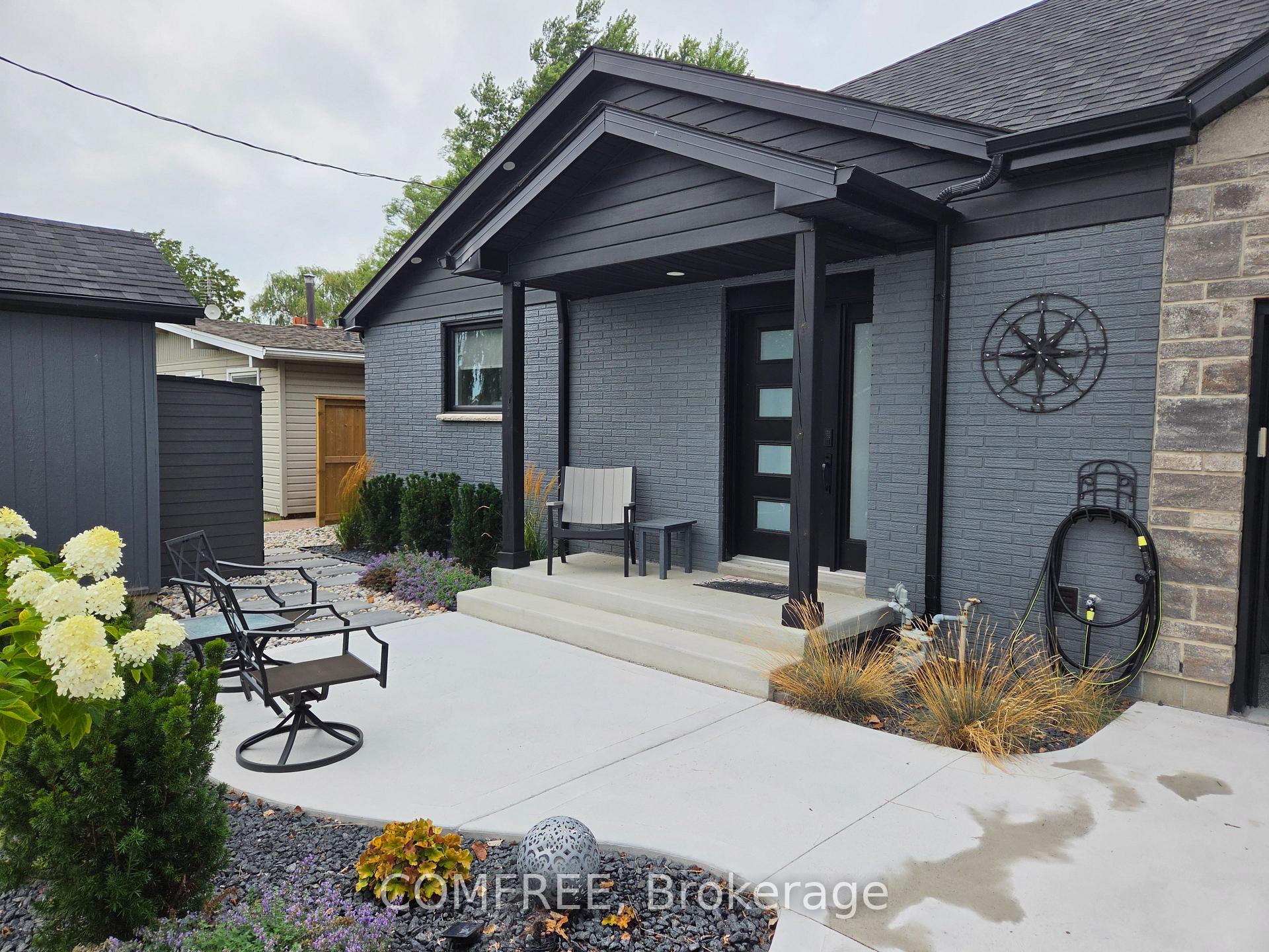 Photo 3 of 1007 Lakeshore Park, Lakeshore — HOMEH