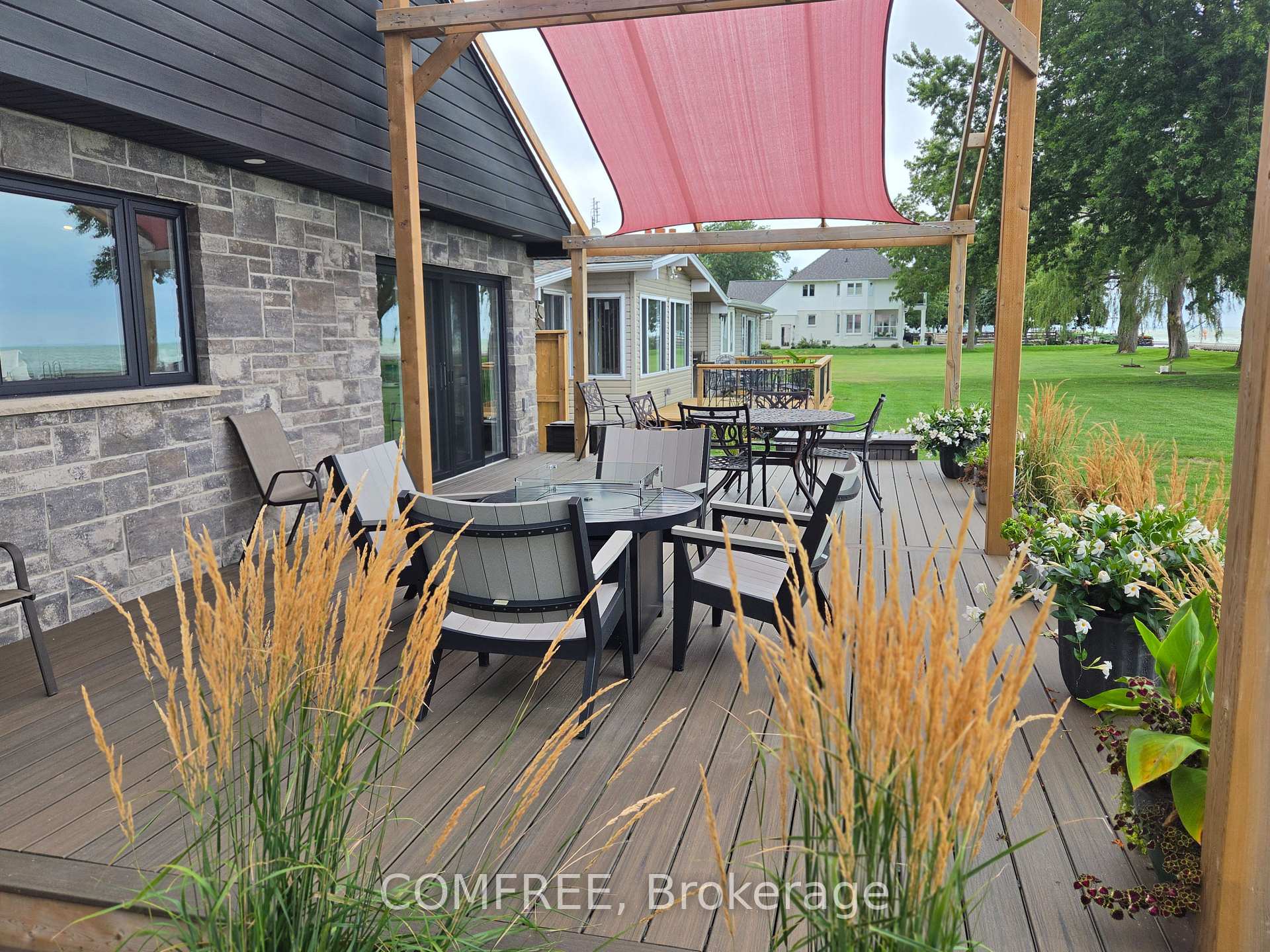 Photo 9 of 1007 Lakeshore Park, Lakeshore — HOMEH