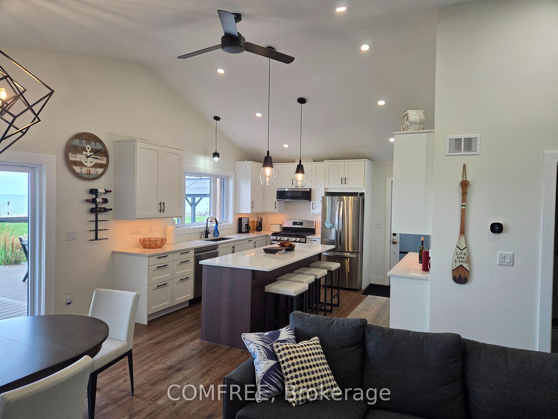 Photo 13 of 1007 Lakeshore Park, Lakeshore — HOMEH