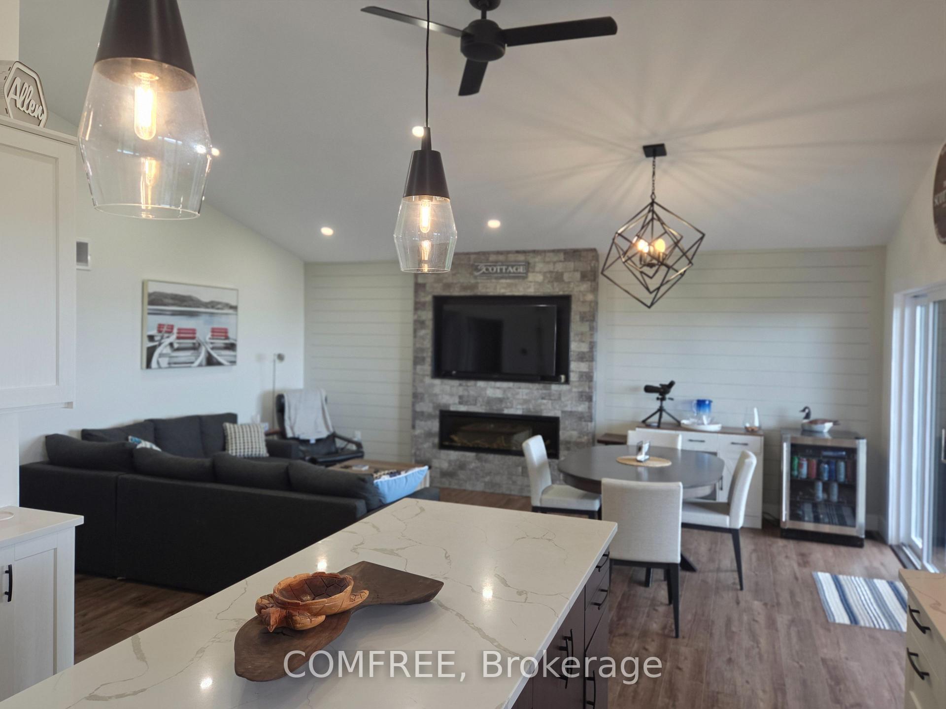 Photo 15 of 1007 Lakeshore Park, Lakeshore — HOMEH