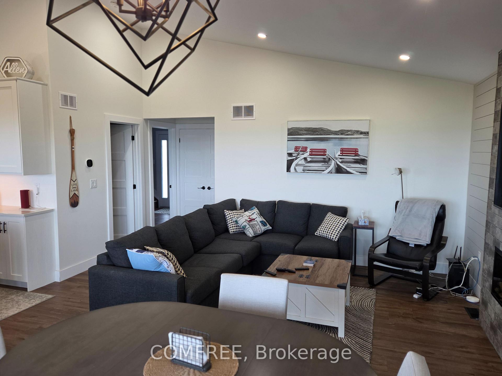 Photo 17 of 1007 Lakeshore Park, Lakeshore — HOMEH