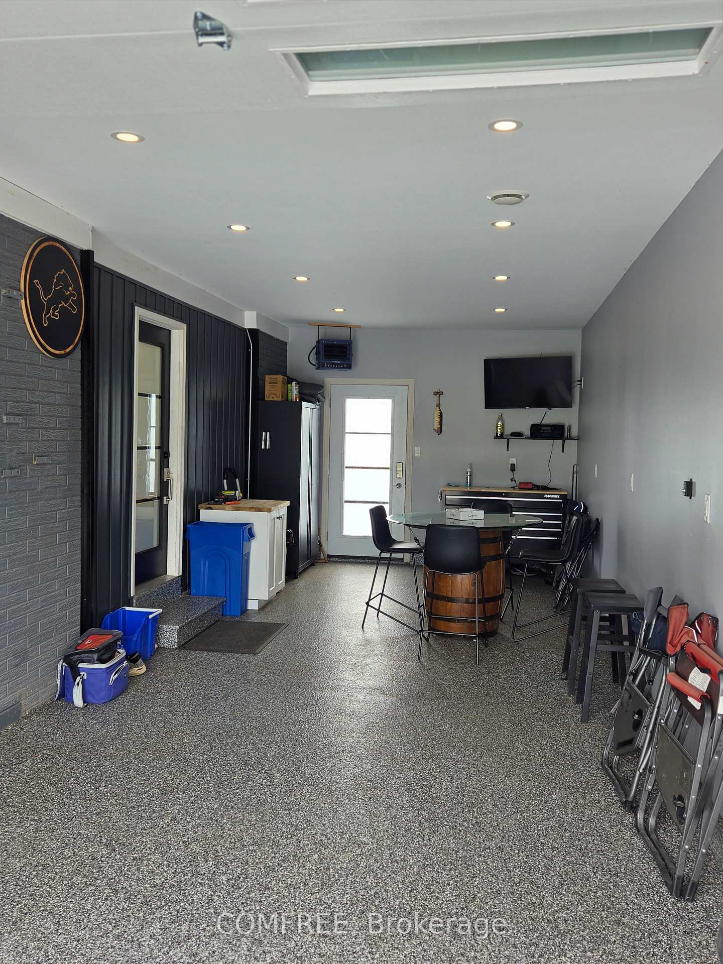 Photo 35 of 1007 Lakeshore Park, Lakeshore — HOMEH