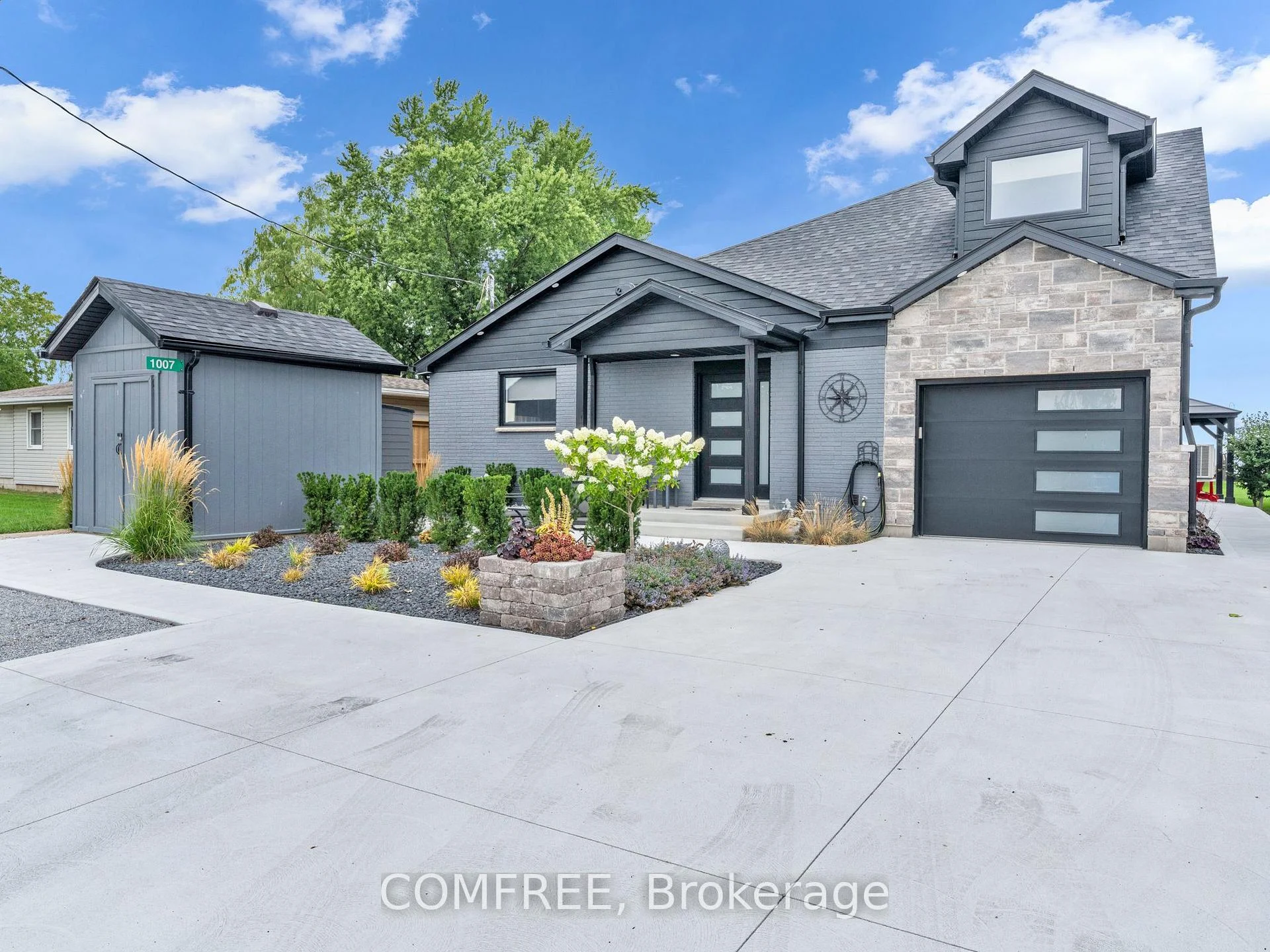 Photo 1 of 1007 Lakeshore Park, Lakeshore — HOMEH