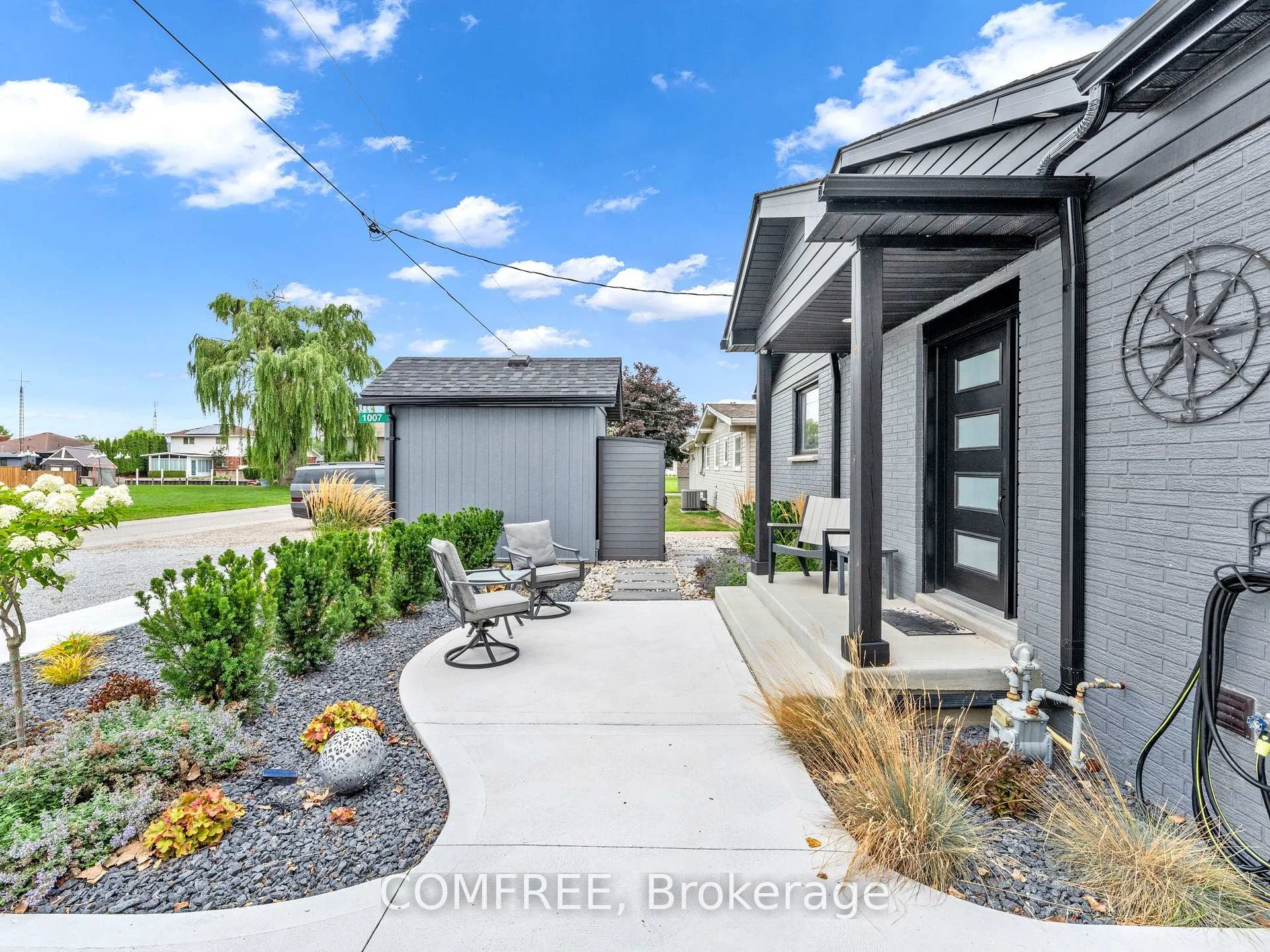 Photo 4 of 1007 Lakeshore Park, Lakeshore — HOMEH