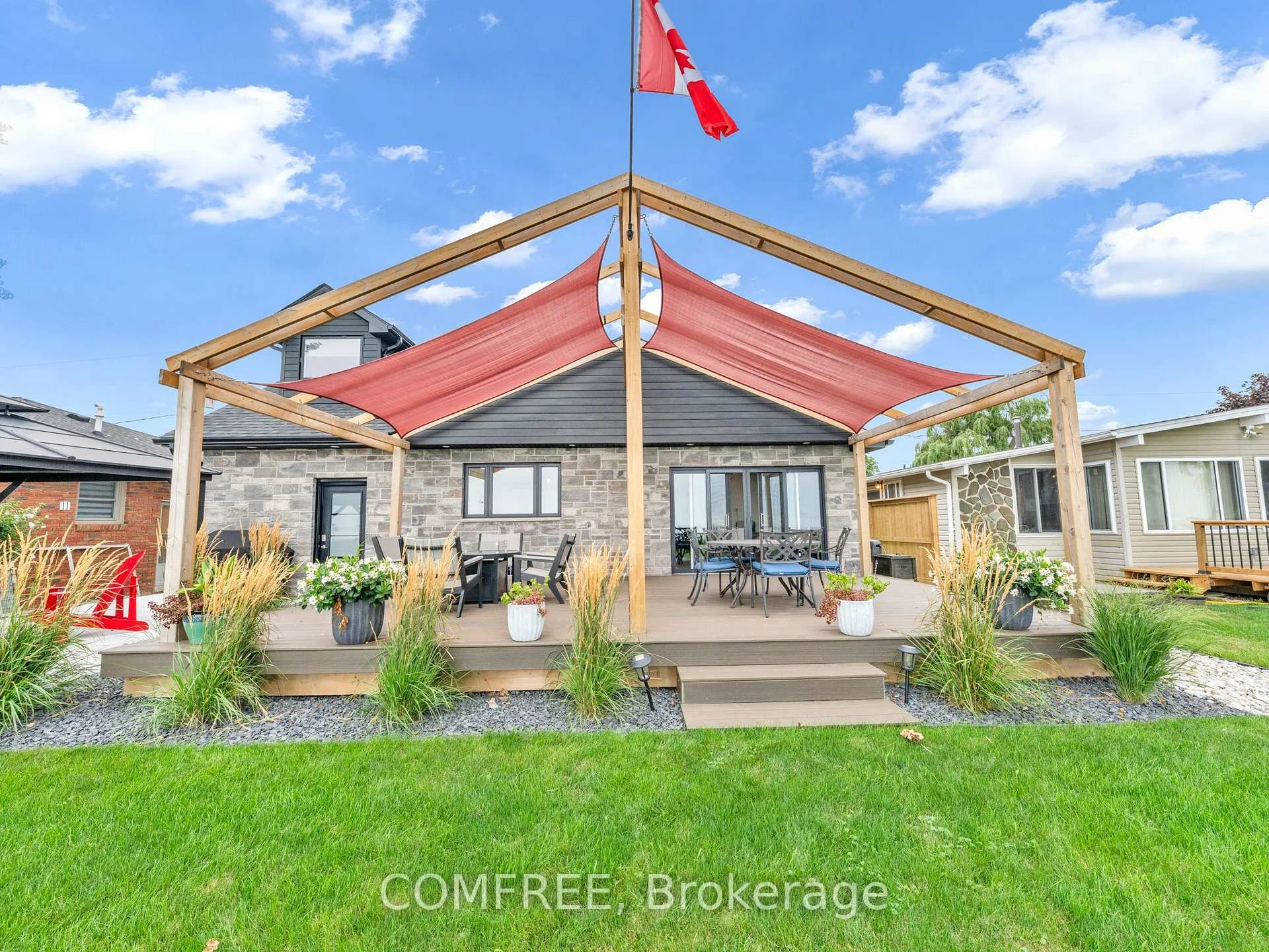 Photo 8 of 1007 Lakeshore Park, Lakeshore — HOMEH