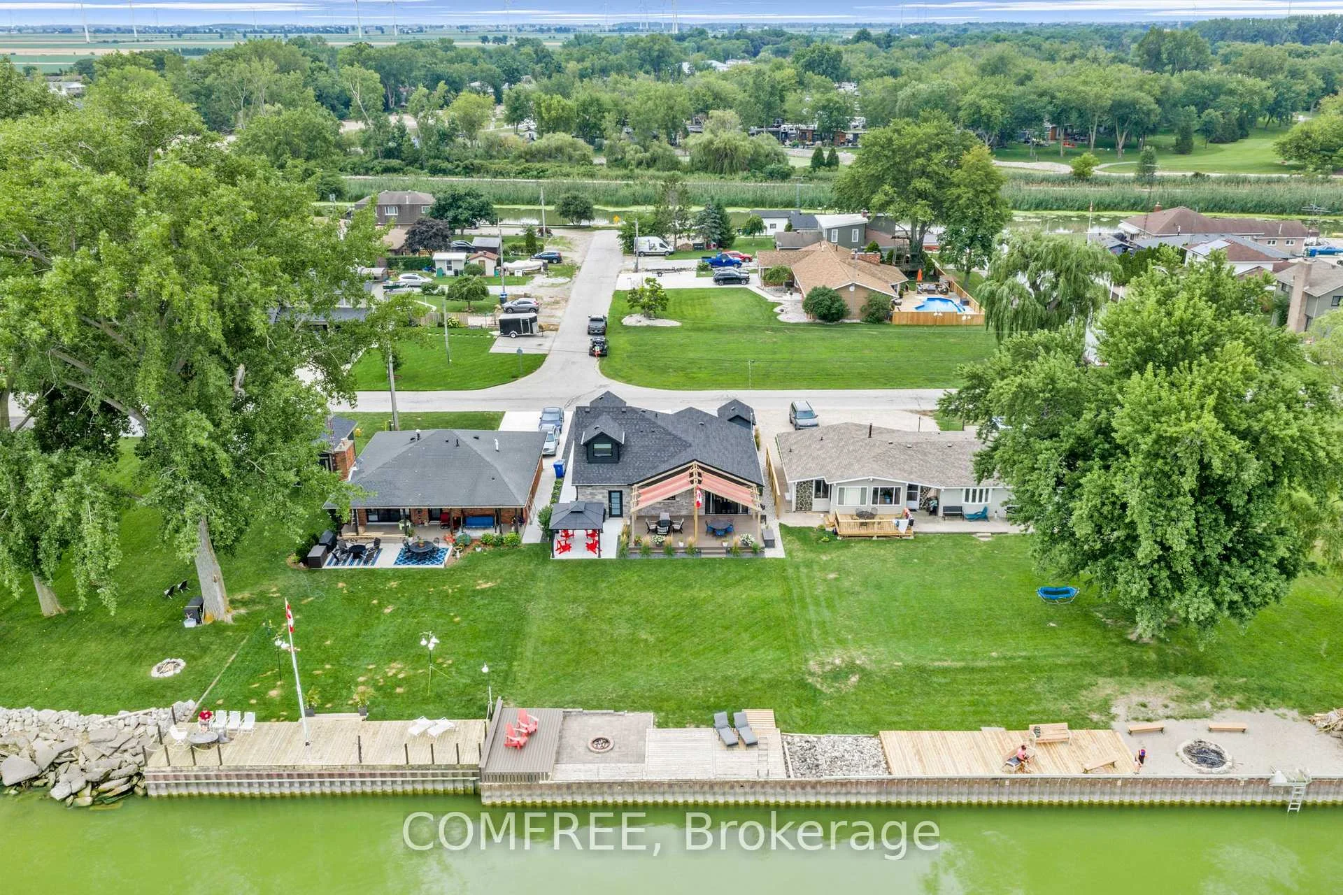 Photo 12 of 1007 Lakeshore Park, Lakeshore — HOMEH