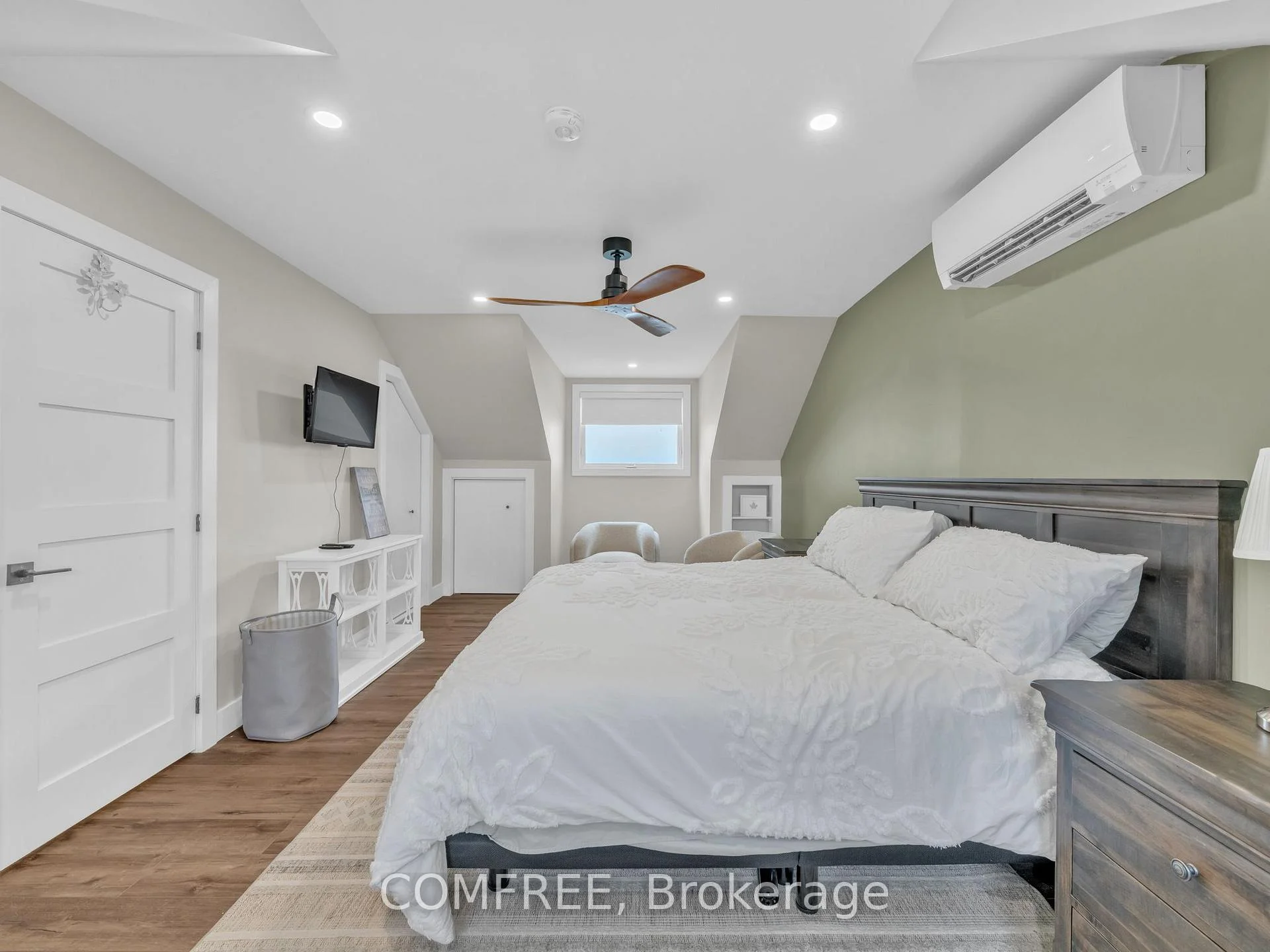 Photo 34 of 1007 Lakeshore Park, Lakeshore — HOMEH