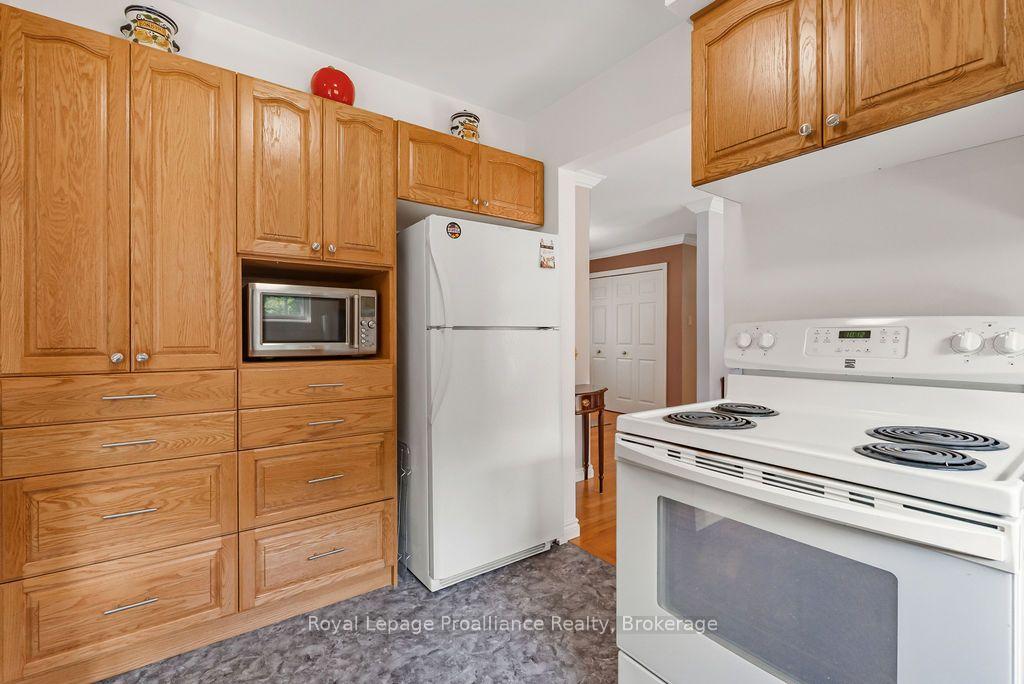 Photo 11 of 794 Foxboro Stirling Road, Quinte West, Sidney Ward — HOMEH