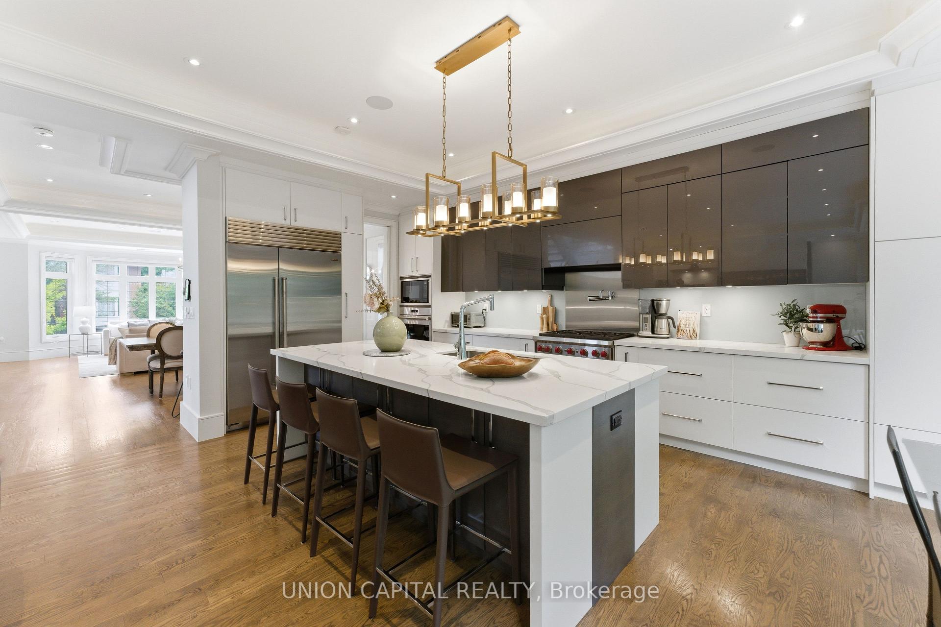 Photo 13 of 20 Walker Road, North York, Lansing-Westgate — HOMEH