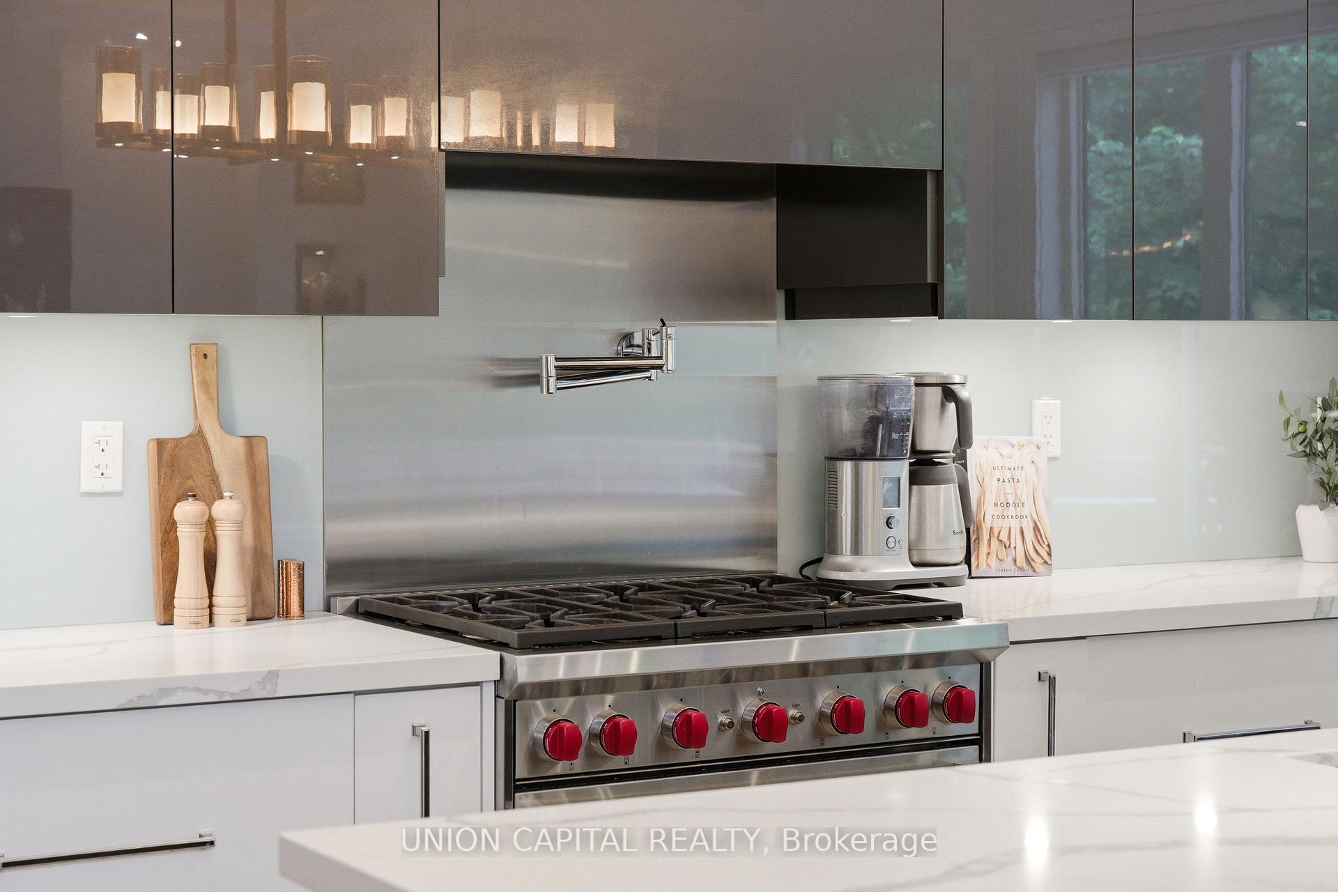 Photo 15 of 20 Walker Road, North York, Lansing-Westgate — HOMEH