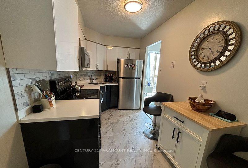 Photo 10 of Unit 112, 61 Markbrook Lane, Etobicoke, Mount Olive-Silverstone-Jamestown — HOMEH