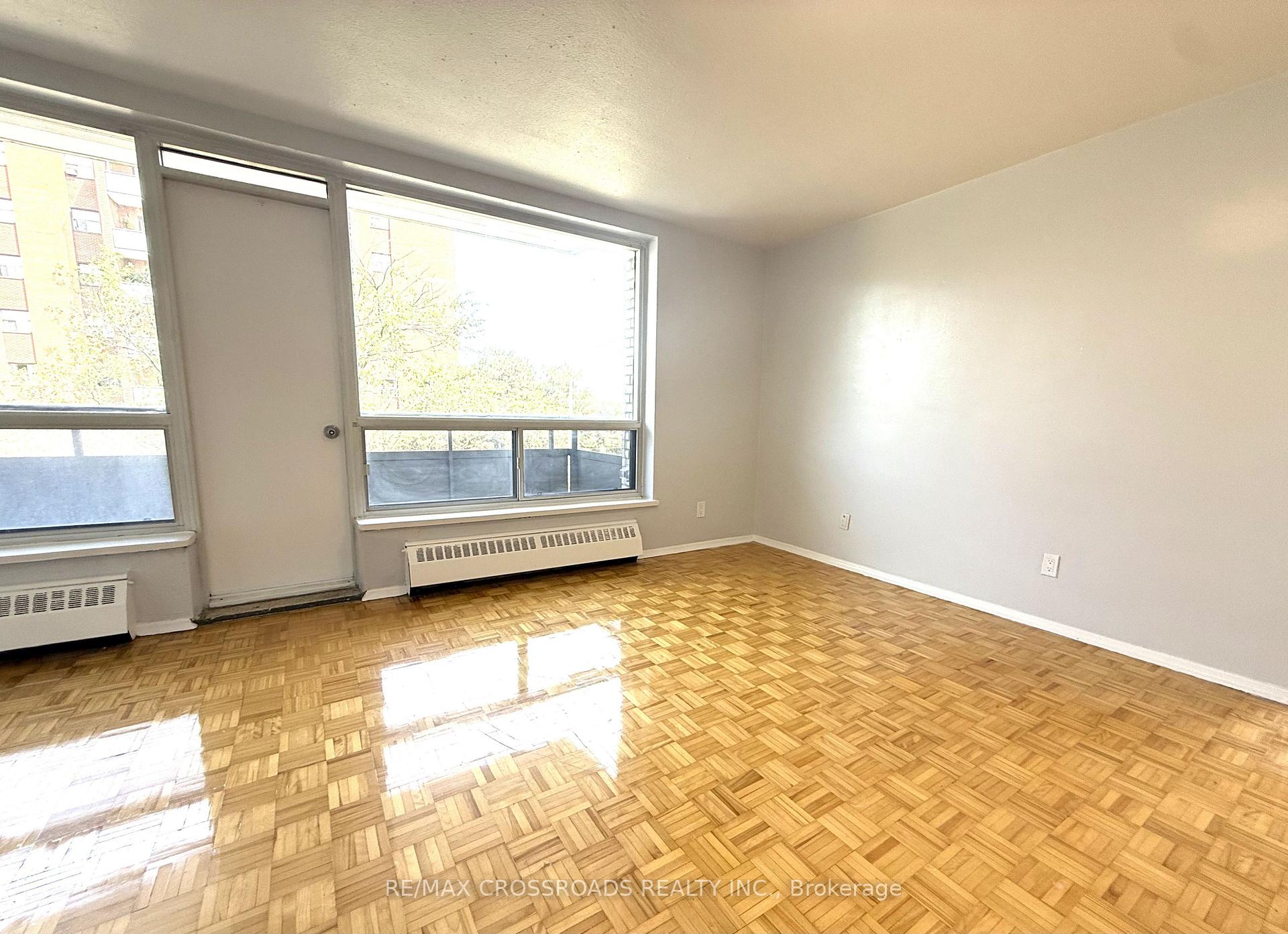 Photo 3 of Unit 410, 363 Lakeshore Road E, Mississauga, Lakeview — HOMEH