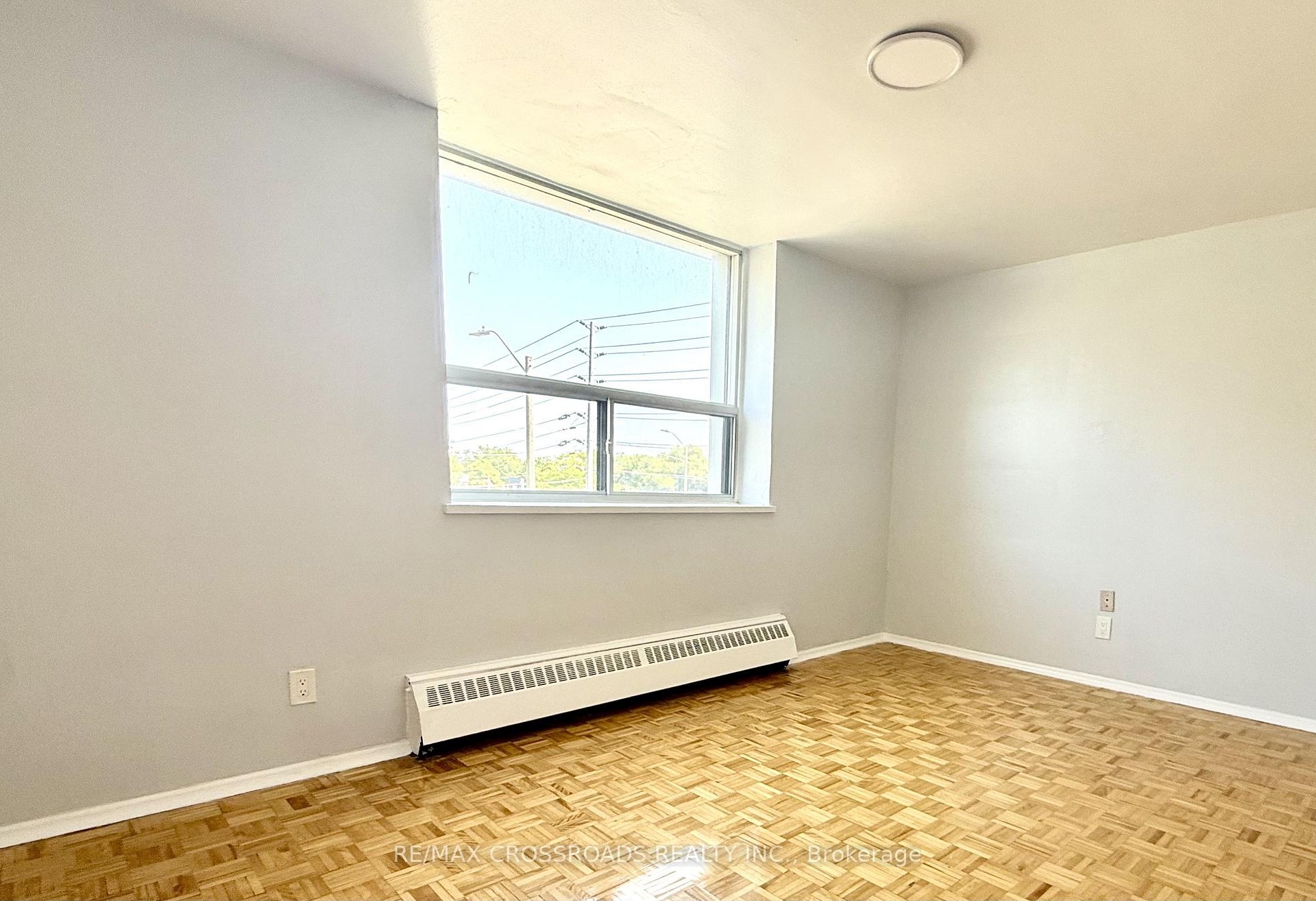 Photo 4 of Unit 410, 363 Lakeshore Road E, Mississauga, Lakeview — HOMEH