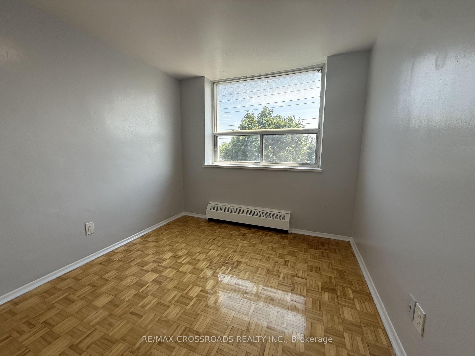 Photo 6 of Unit 410, 363 Lakeshore Road E, Mississauga, Lakeview — HOMEH