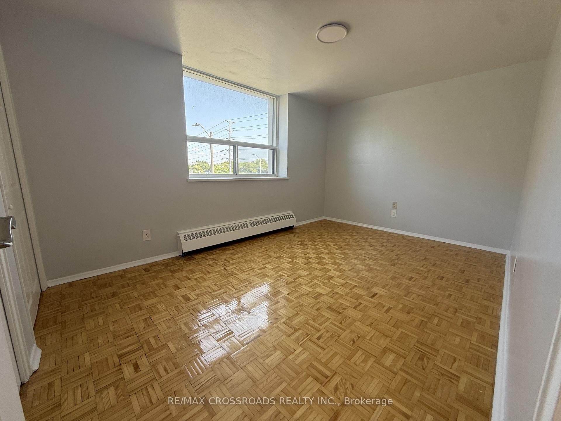 Photo 7 of Unit 410, 363 Lakeshore Road E, Mississauga, Lakeview — HOMEH