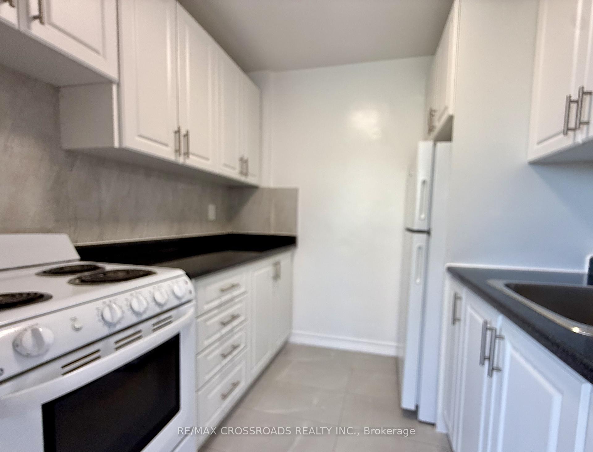 Photo 8 of Unit 410, 363 Lakeshore Road E, Mississauga, Lakeview — HOMEH