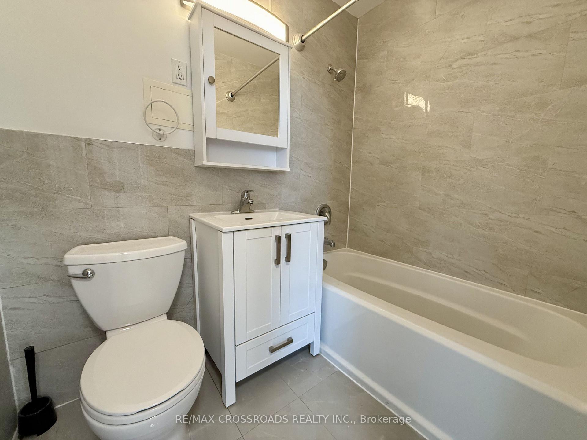 Photo 9 of Unit 410, 363 Lakeshore Road E, Mississauga, Lakeview — HOMEH