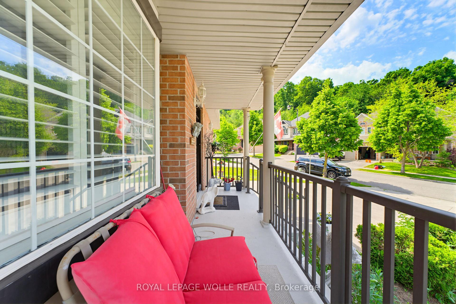 Photo 5 of 805 Munich Circle, Waterloo, Clair Hills — HOMEH
