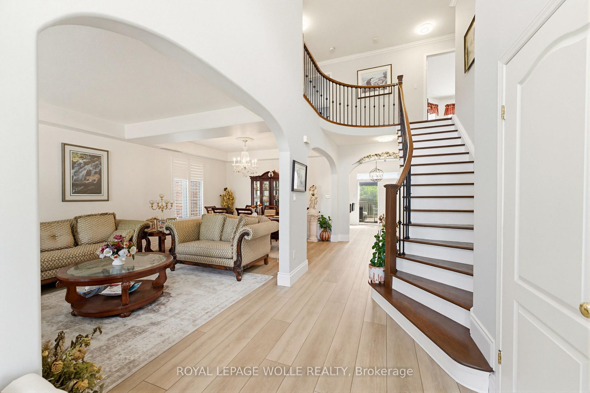 Photo 8 of 805 Munich Circle, Waterloo, Clair Hills — HOMEH