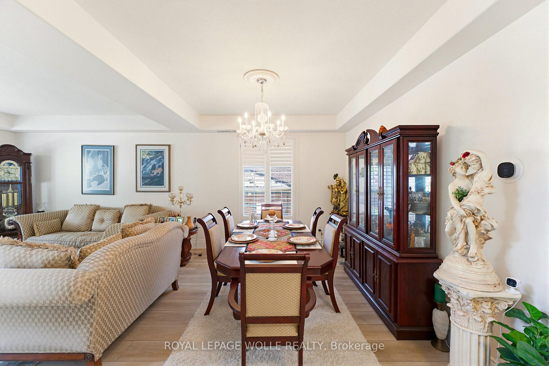 Photo 11 of 805 Munich Circle, Waterloo, Clair Hills — HOMEH