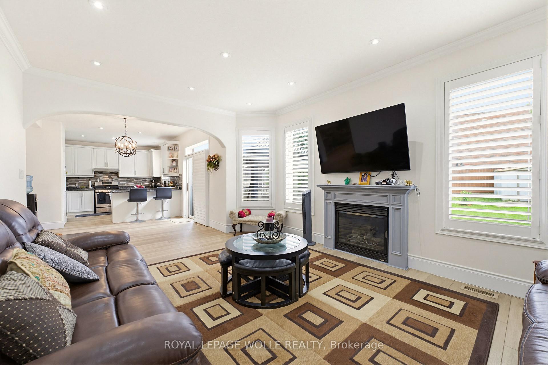 Photo 18 of 805 Munich Circle, Waterloo, Clair Hills — HOMEH