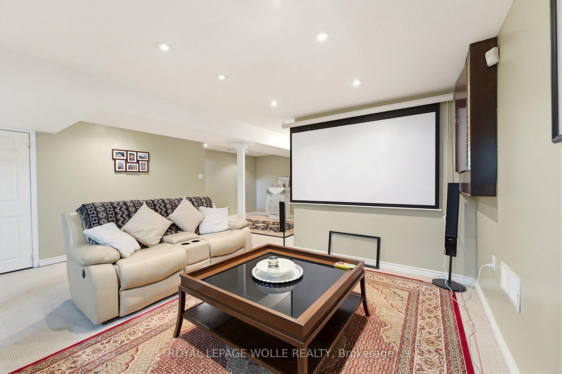 Photo 30 of 805 Munich Circle, Waterloo, Clair Hills — HOMEH