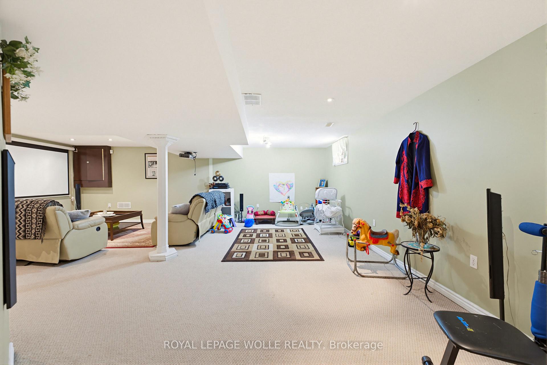 Photo 31 of 805 Munich Circle, Waterloo, Clair Hills — HOMEH